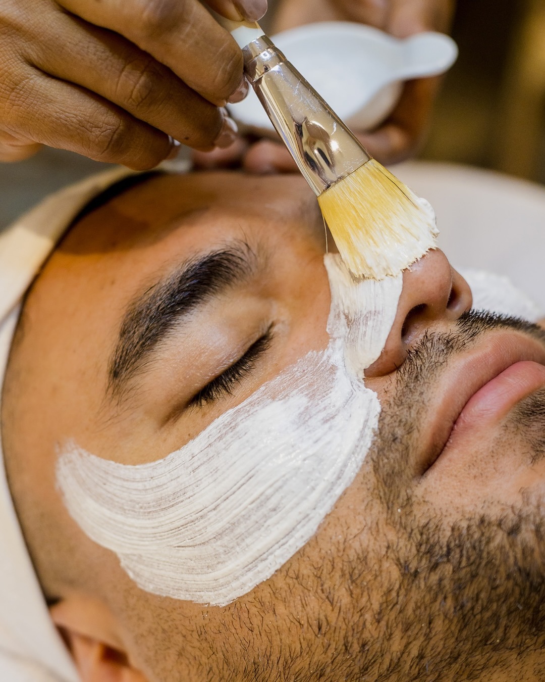 ✨Convierte tu facial en una rutina saludable ✨
Tu piel también necesita constancia, amor y tiempo para brillar. Agenda tus sesiones con regularidad y descubre cómo el cuidado facial transforma no solo tu rostro, ¡sino tu bienestar! 💆♀️🌿
#FacialRoutine #CuidadoDeLaPiel #RutinaSaludable #SpaLife #PielRadiante