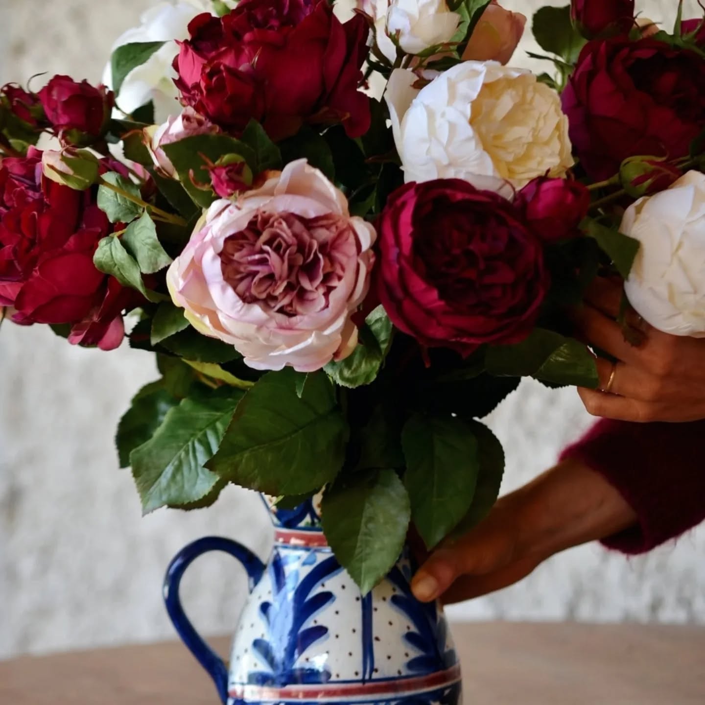 Je prépare avec soin ma maison pour les locataires à venir et j'y mets naturellement beaucoup de fleurs, mes bouquets ne fanent pas et ne nécessitent pas d'entretien, tout le monde y gagne 😊
Fleurir vos maisons et entreprises durablement avec un service sur mesure, un de mes nouveaux défis pour Soyeuse!
( N'oubliez pas de continuer à encourager mon projet de fleurir les lieux de soin en vous rendant sur ma page Credofunding, lien dans la bio! ) ❤️
#soyeuse #fleursartificielles #fleurirleslieuxdesoin #fleuriste #fleuristeprovence #fleuristedrome #instaflower