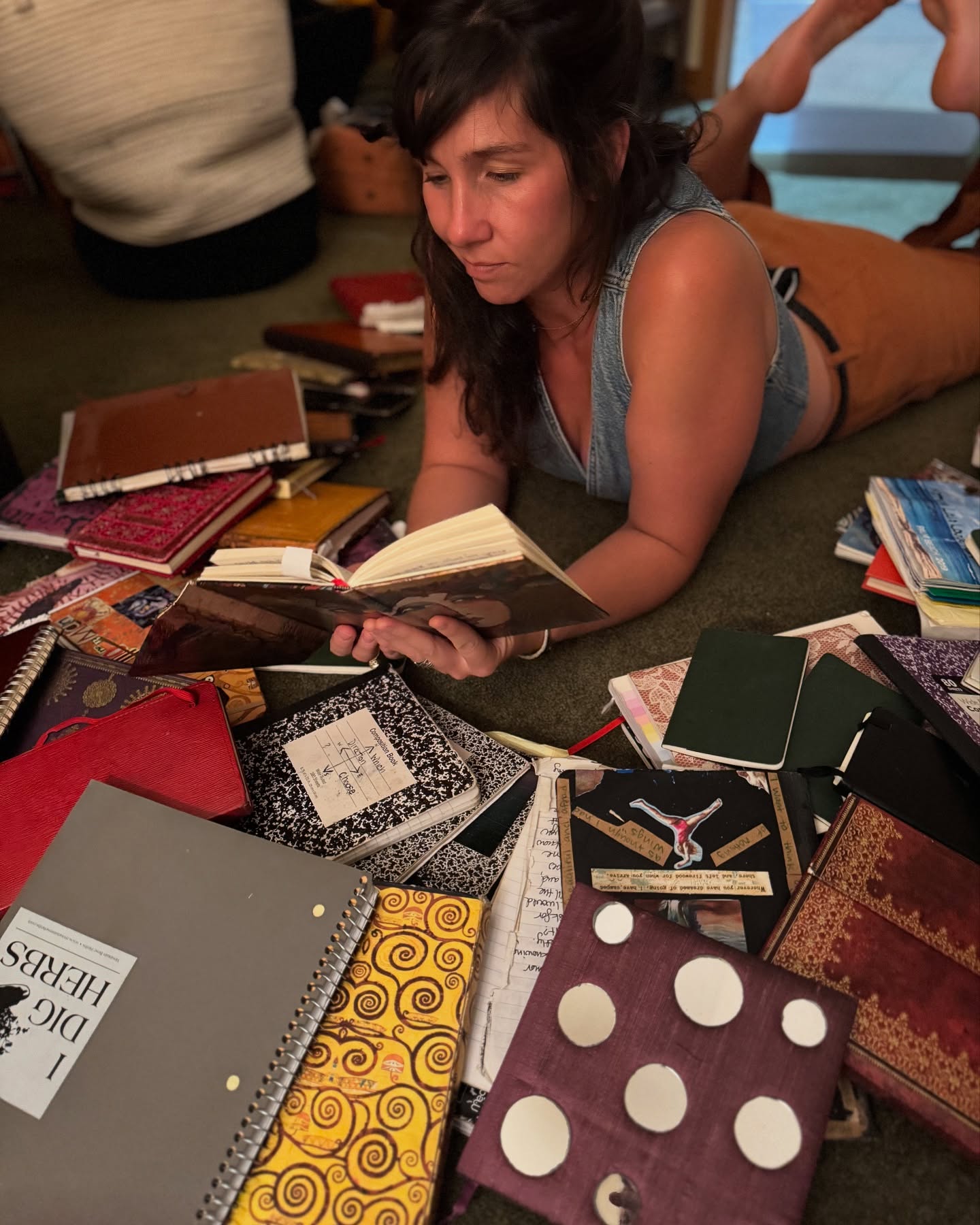 Words… time…
Sorting my many journals as I rummage through, well, all the stuff of my life, finding a sense of organization.
I’m time traveling.
Grateful for a life so fully lived.
Marveling at the loops I’ve lived in, trying to break for years.
Always seeking light and healing
While finding a compassion for my shadow
For the rough edges I was made on
And the beauty
There is something about a big transition that makes me want to touch all the things
Remembering
And I’m in the waves…
Navigating all this feeling
Grateful to feel so embodied
Grateful grateful grateful
To love so much
For adventure
For the humbling moments
The silver linings
The growth
The puzzle of my heart
The plants
The dances
The songs
And bravery
If I were to die
I see how I want my life to be in order like a good book to read
Organizing
Grouping
Art
Words
Clothing
Treasures (what treasure is to me)
Yes, I love a bit a good order
I hope to fill many many more pages and have more arts and words and treasures and song and love to add to all this compartmentalizing
Cheers to all that
Xoxo
Lalo