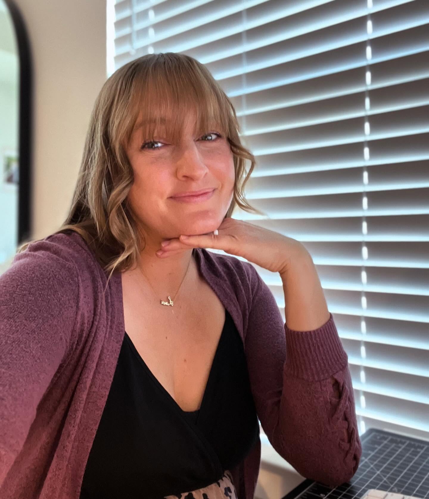 Trying this new thing called “writing during the day-time instead of night-time when my brain is mush” 😆
#fiction #fictionwriter #fictionauthor #nashville #nashvillewriter #debutfiction #writing #amwriting #workinprogress