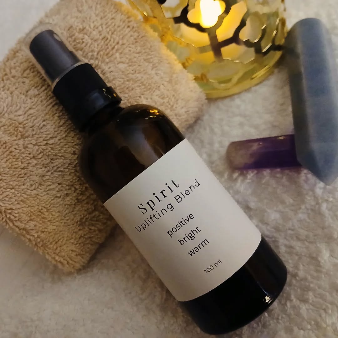 βοΈSome days you just need a little lift .
This creation is a blend of lavender, sweet orange, mandarin, cedarwood and rosemary. It's a bit like sunshine in a bottle. πππΌ
100ml $30.