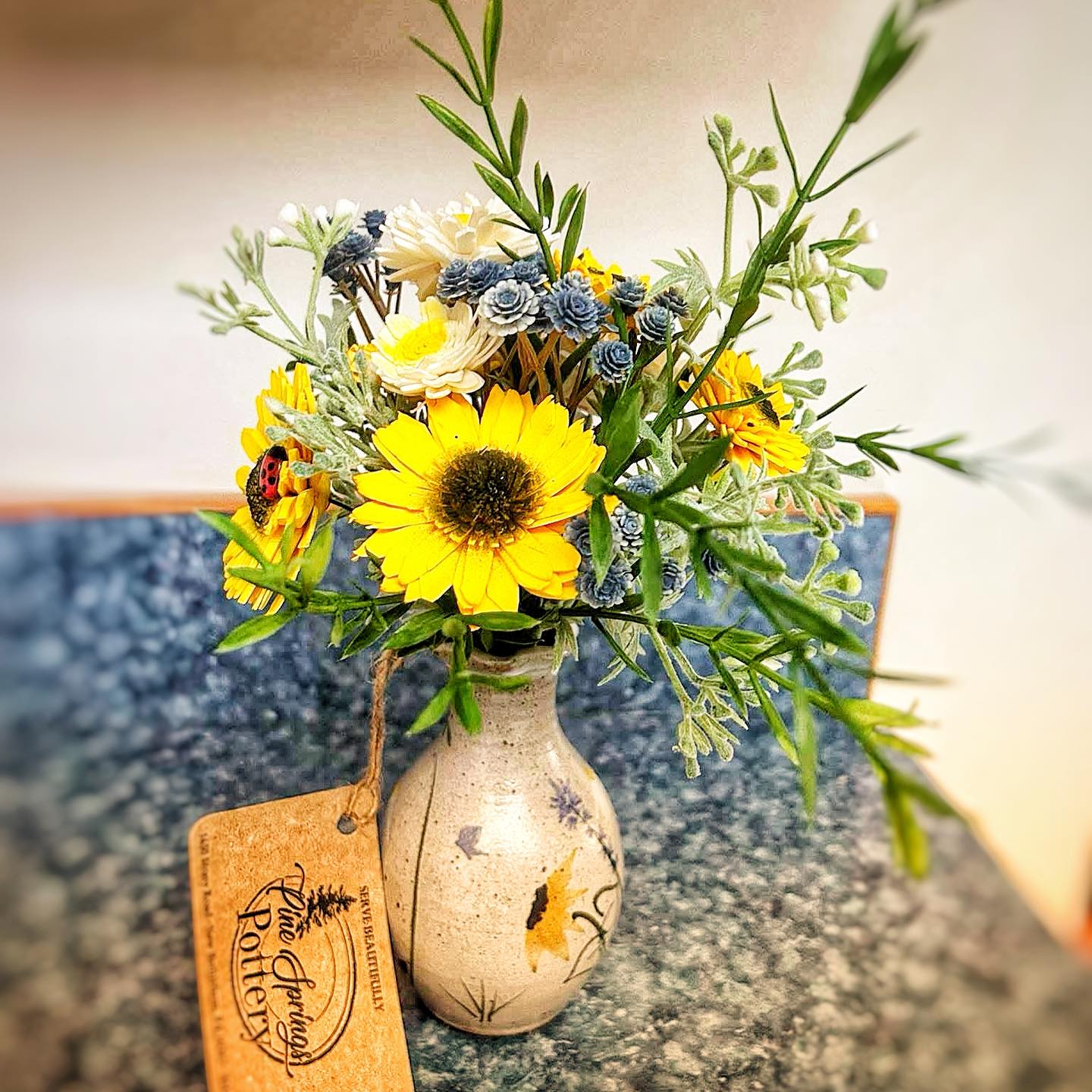 More summer sunshine in a Pine Springs Pottery fluted top curvy vase. This time with forever flowers by @touchofgracebytiffiny, aren’t they lovely?
#servebeautifully #heirloomquality #mindfullymade #madebyhand #artisan #rusticmodern #farmhouseinspired #stoneware #homewares #dinnerware #chooselovely #pottery #potterygifts #PAWildsmade #visitclarioncounty