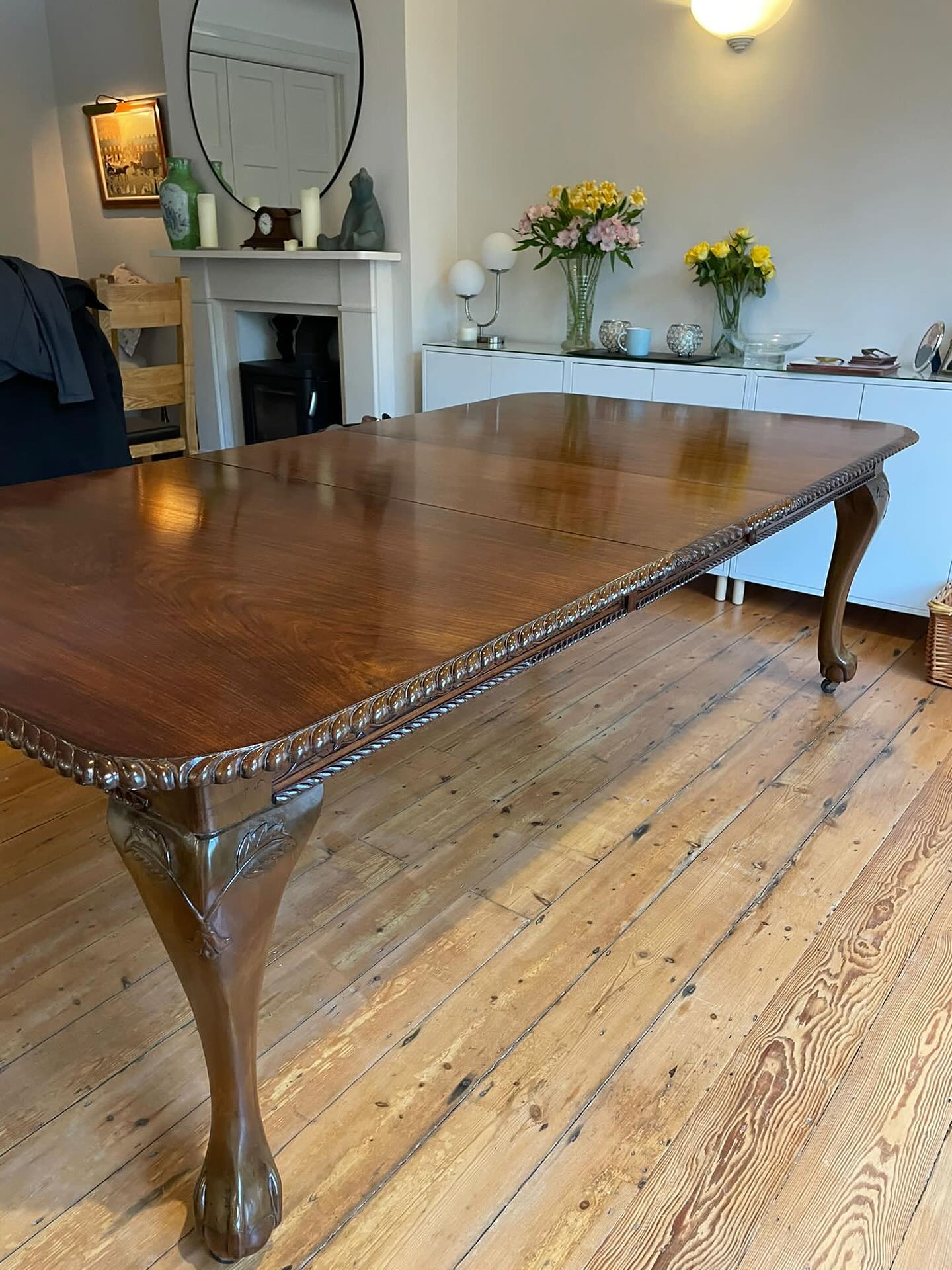 Careful restoration brings this beautiful mahogany dining table back to its former glory. Layers of traditional French polish reveal the depth and richness of the hand-selected wood grain.
This table is a showcase of English craftsmanship—from the crisp, hand-carved leaf motifs on each cabriole leg to the intricate scrollwork decorating the apron. Every element, from the finishing to the crisp corners and the gentle lustre, is restored by hand with meticulous attention to detail.
Preserving its elegance ensures this fine piece will be admired for generations.
#FrenchPolishing #Restoration #Mahogany #Craftsmanship #Handmade #UK #AntiqueFurniture #WoodRestoration #VictorianFurniture #TraditionalCraft #FurnitureConservation #LondonCraftsman #Woodwork #FurnitureCare #InteriorDesign #FineFurniture #Heritage