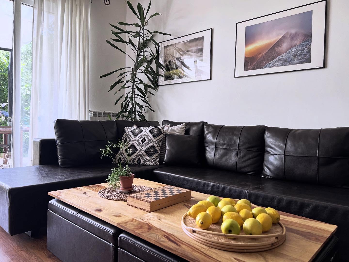 Living room, a place to relax 🍋🌺