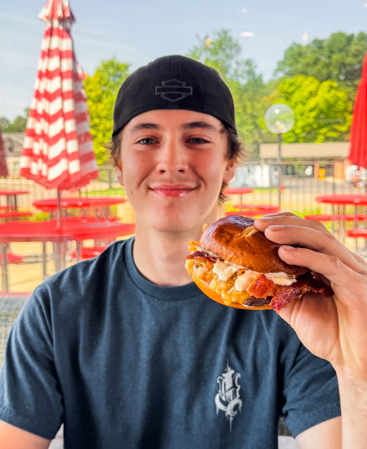 Comfort food, fresh. Our August specials are here to satisfy those last summer cravings. Ready to dive in? 🥨🍊
Pretzel Bacon Burger | 8
4oz smash patty, bacon, caramelized onions, horseradish mayo, and cheddar on a pretzel bun
Orange Cream Shake | 5
vanilla soft serve blended with Orange Crush, topped with whipped cream and sprinkles
Tag your burger bestie!