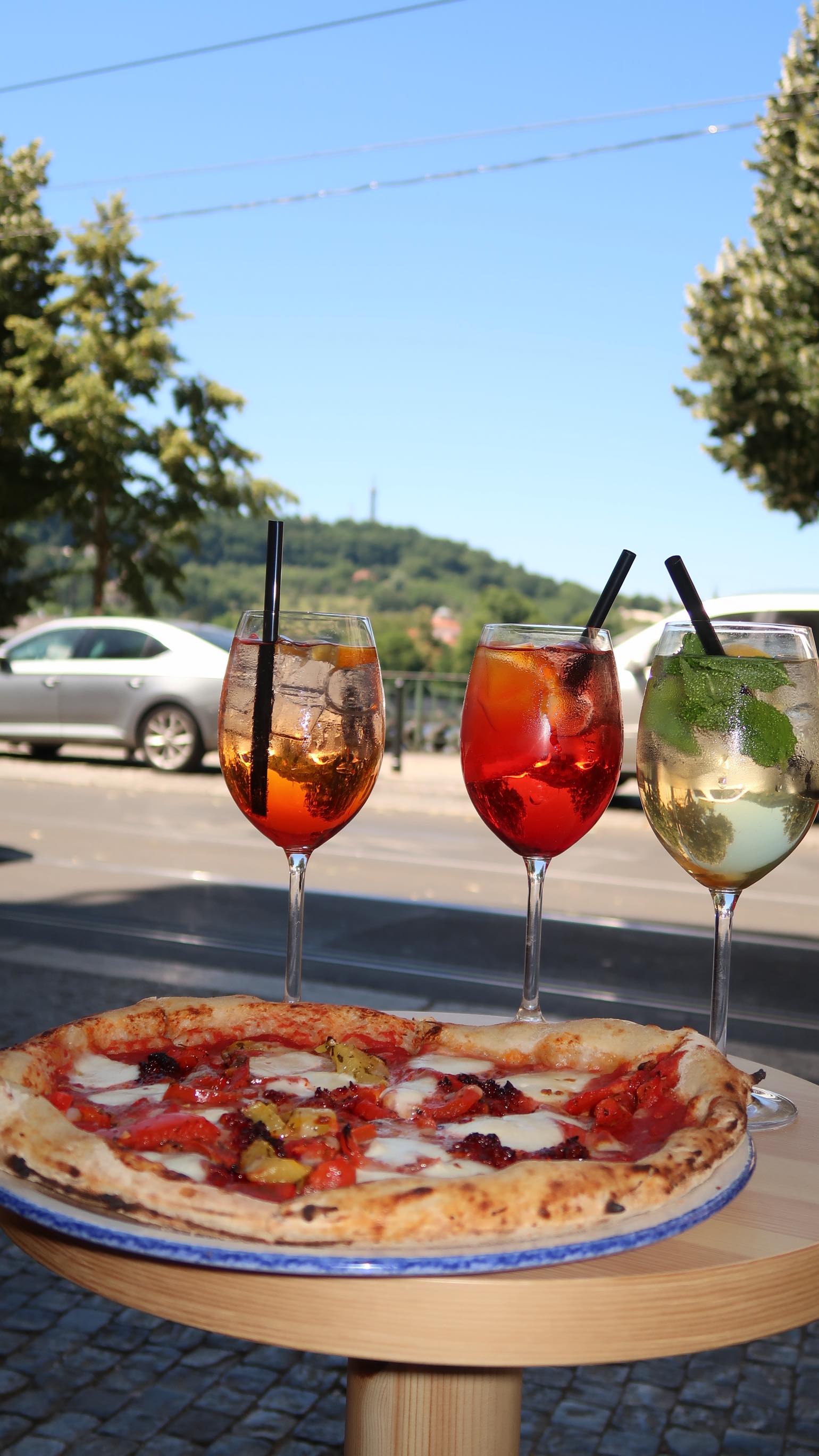 Come and taste GOURMET pizza and great Italian cuisine 🍕❤️🔥
You will find us in the centre of Prague, just a short walk from the Charles Bridge 🤝🏼🥂 #amunì_praha #praguerestaurant #italianrestaurant #pizza #italianfood #pizzaprague #pizzagourmet #italianbrainrot