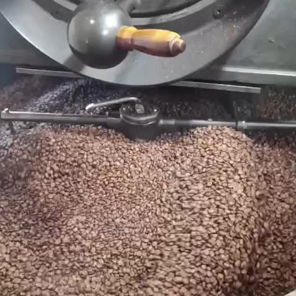 Soleil from start to finish. We are thrilled that it was awarded a Gold Award at the @auroratastechallenge recently.
.
šāš„š
.
#mornings #coffeeculture #terroircoffeeroasters #probat #coffeebreak #coffeegram #capetownlife #coffeeaddiction #arabica #coffeelover #instacoffee #espresso #coffee