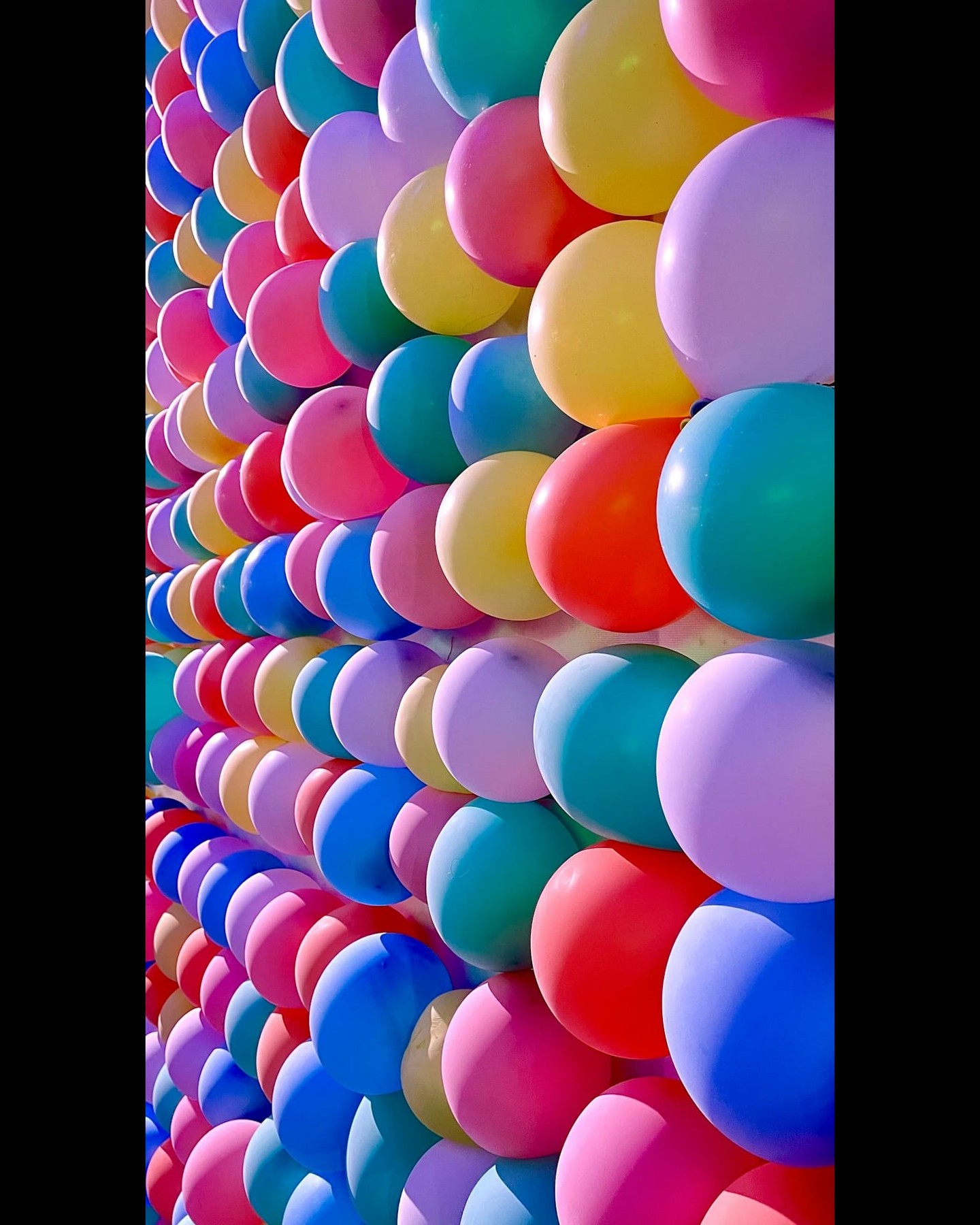 Ready to elevate your party decor? Our balloon tails are here to steal the show! 🌈