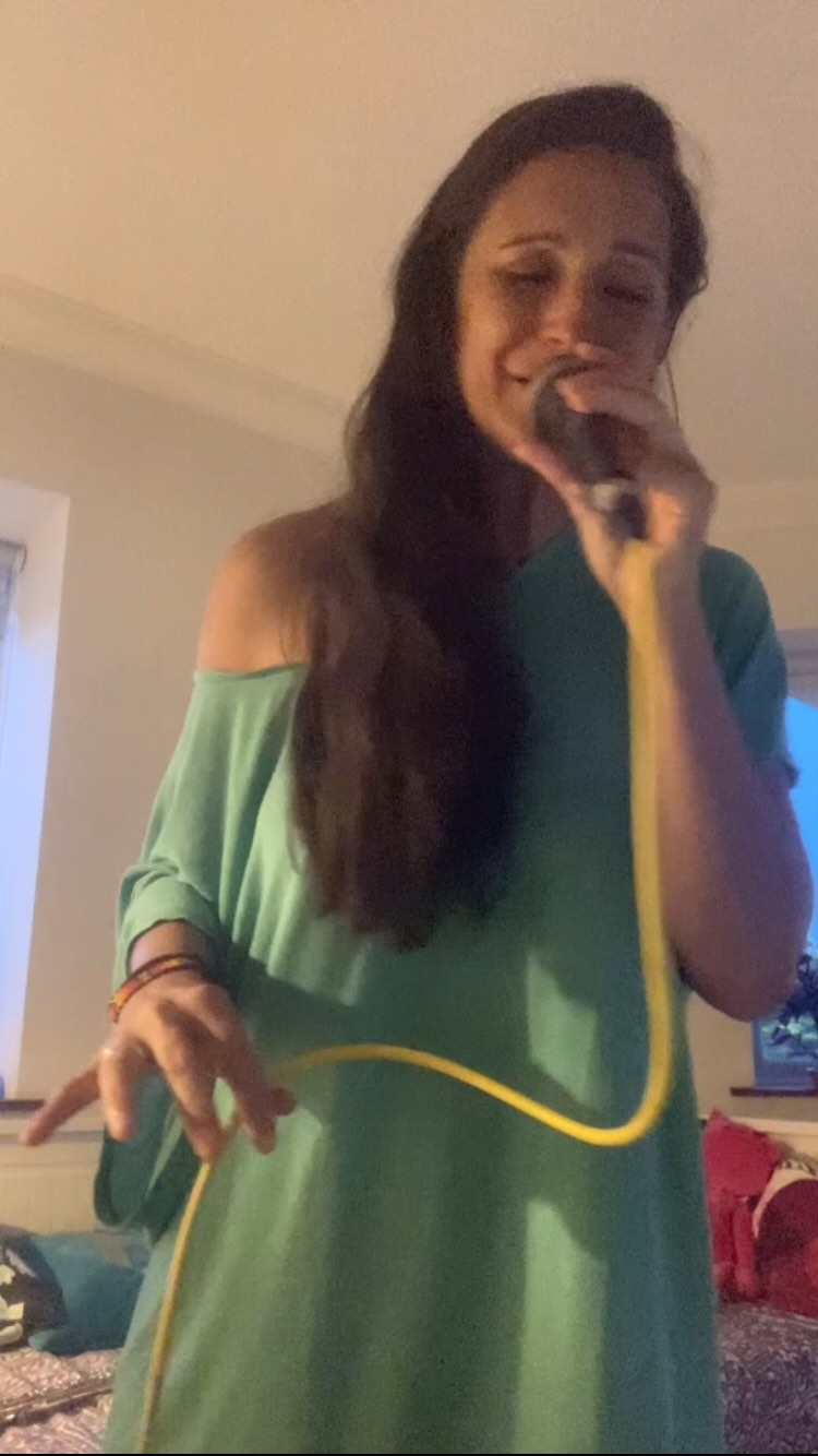 Off-the-cuff rendition of How sweet it is to be loved by you (James Taylor).
One thing I love about being a musician is how much fun you can have studying and how time passes so quickly. I just get into a flow state and all stands still. I've been nursing the (looong) tail end of a cold so tonight was great to sing and feel my voice coming back. My number one joy in life.
If you want to hear more, join us at the Good Vibrations Festival, Sunday 3rd August around 3-5pm for some impromptu jazzing around. I may share some of my own songs too and am so curious to see which musicians will be there to add their creativity to it all!
#singer #goodvibrations #sweet #voice #music #singing #iwillnevergethashtags