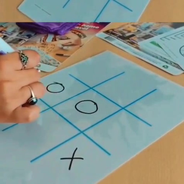 We are having a game of tiktaktoe with ourselves in the office. Using the Trace N' Wipe it eliminates paper wastage
#tracenwipe #elamproducts #homeschool #kidsgames