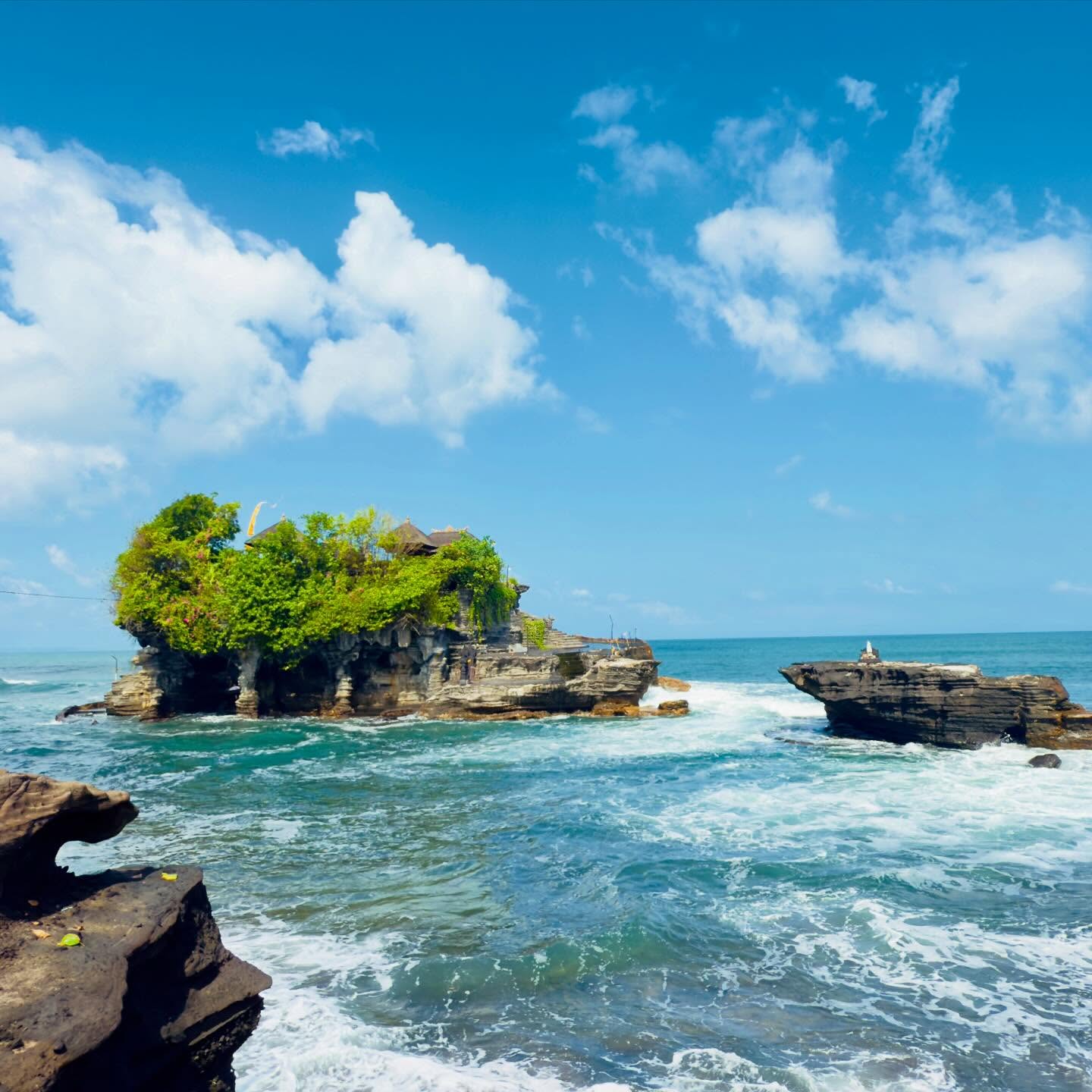📍Tanah Lot
Visited Tanah Lot today.
Checked the tide times.
Ignored them.
Arrived at peak high tide 🌊💀
The temple? Stunning.
The path? Gone. Fully underwater.
Me? Standing there with my coconut, watching others get splashed into enlightenment.
Didn’t get blessed, but I did get emotionally baptized by a rogue wave.
Still counts.
— Still solo, slightly damp, and spiritually rinsed.
#wherethetuk #tanahlot #hightidehighdrama #blessedbytheocean