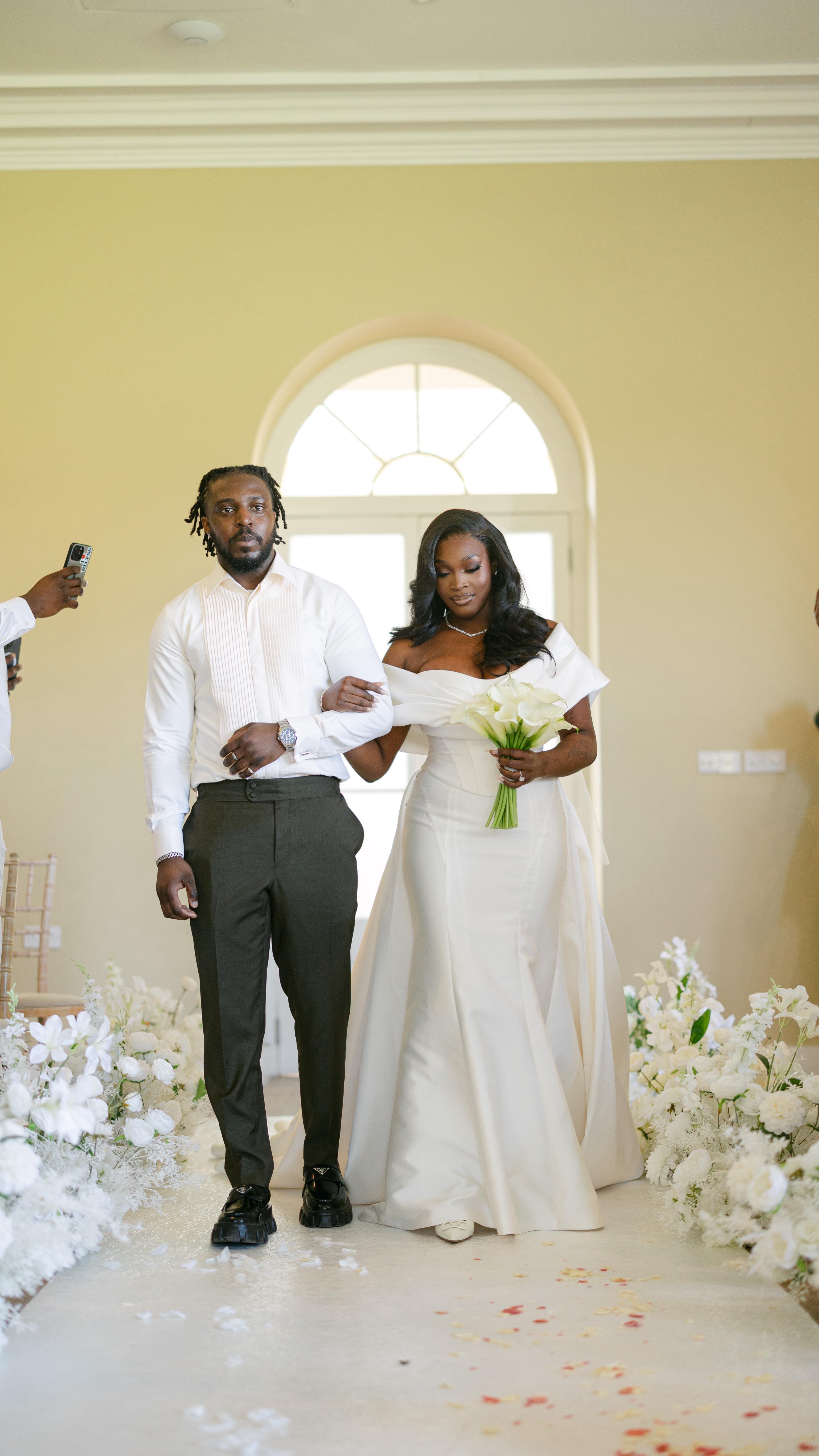 • AANU & UHUNOMA •
Every candle lit, every detail placed with intention.
Before the ceremony began, the setting held its own presence – refined, romantic and thoughtfully styled.
@braxtedparkweddings was the perfect backdrop for their ceremony vision.
______
Photography: @iamseyii
Decor: @cloudsixtyevents
Content Creator: @puremomentsbya
Planner: @memories4uweddings
Venue: @braxtedparkweddings
_______
#weddingdecor #braxtedpark #essexwedding #ceremonysetup #whiteweddingtheme #luxuryweddingdecor #cloudsixtyevents #romanticwedding #ukweddingstylist #modernweddinginspo #candlesandflowers #weddingdetails #weddingceremony #weddingstyling #weddingflorals #elegantwedding