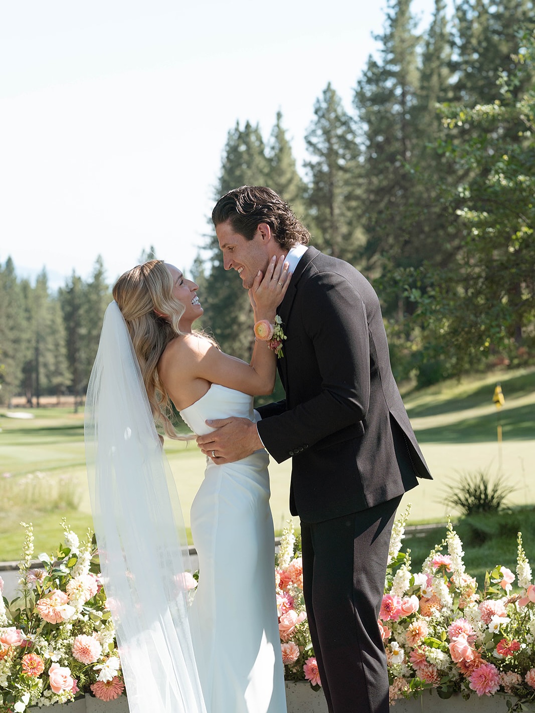 I love me a good sneak peak! It was a pleasure to be able to share in Molly’s big day!
Amazing vendor team:
Venue: @inclinevillageweddings
Photographer & Videographer: @4joymedia
Planning: @refineeventco
Florals: @twinefloralco
Hair Artist: @color.and.coffee
Makeup Artist: @crystalbellbeauty
Music: @musicintahoe @miltonmerlos.weddings
Cake: @candices_confections
#bridalmakeupartist #laketahoemakeupartist #onlocationbeauty #destinationmakeupartist #crystalbellbeauty #laketahoeweddings #inclinevillageweddings #laketahoecalifornia #laketahoebridalhair
#tahoeweddings