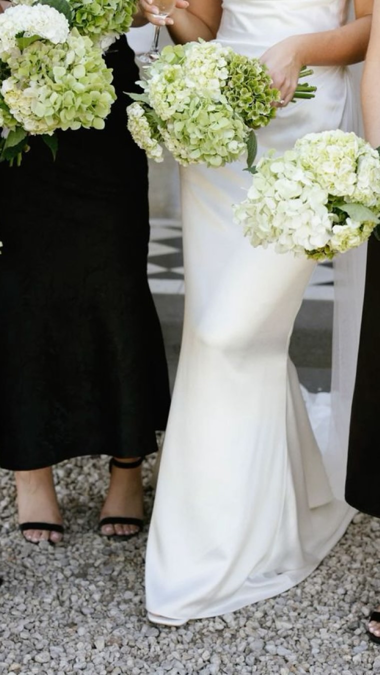 À la recherche de robes de demoiselles d’honneur élégantes sans dépasser le budget? 🎀💅🏼💖
Dans ce reel, on vous présente des marques qui offrent un large choix de styles, de couleurs et de tailles — parfaites pour habiller votre cortège avec goût, sans compromis.
Des options accessibles, tendance, et pensées pour que chaque membre de votre squad se sente mise en valeur. 💐
#weddingquebec #weddingplanner #mariage #mariagequebec #fyp #weddingtips #bridesmaids