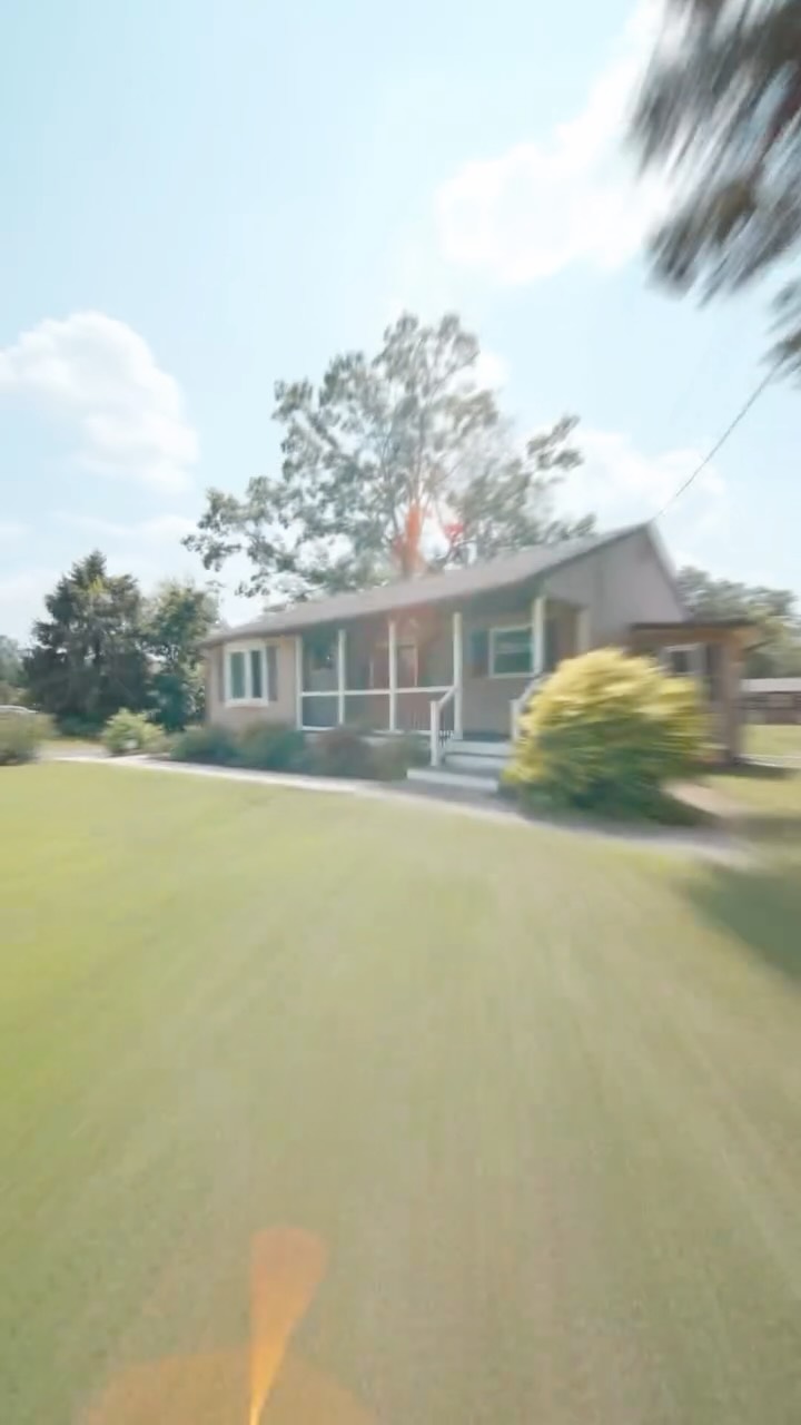 🎥 Check this out!! 🎬
📍425 Hay Rd, Hammonton, NJ 🏡✨
Tucked away in a peaceful setting, this charming 2-bed home features an oversized detached garage and a beautifully maintained yard — perfect for relaxing, entertaining, or just unwinding after a long day.
Reach out to @pmsureway for all the details!
#realestate #njrealestate #southjerseyrealtor #hammontonnj #realestatereel