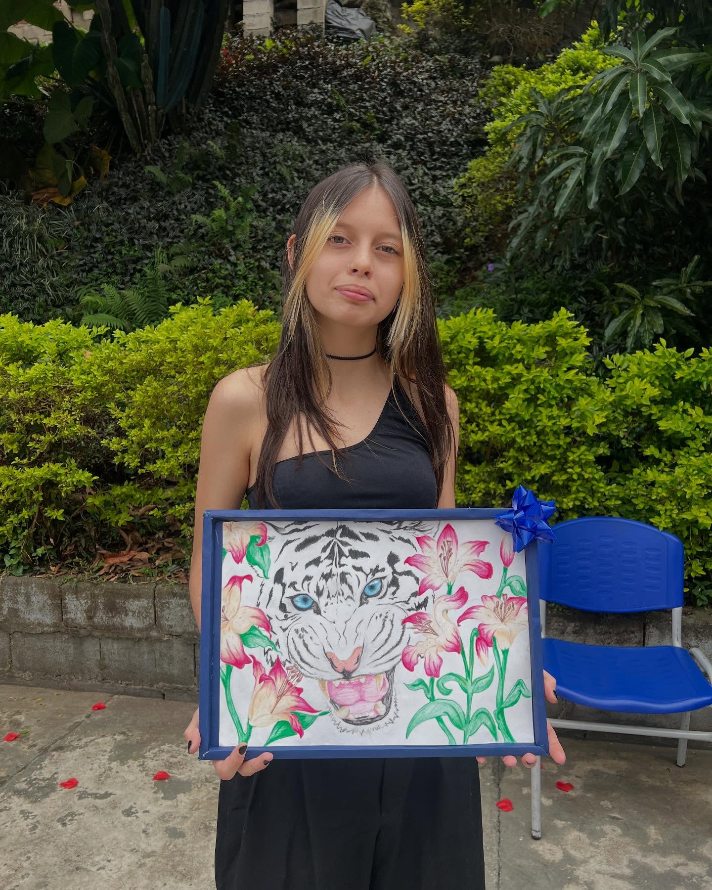 🎨✨ ¡La creatividad se hace visible en Talento Pinalista 2025! ✨🎨
Categoría: Dibujo
Con técnica, dedicación y mucha inspiración, nos cautivó:
👩🎨 María Camila López, quien presentó un gran dibujo que refleja su talento artístico y pasión por crear.
🖌️ ¡Apoyemos a nuestras artistas visuales!
❤️ Dale like para votar por María Camila y comparte esta publicación para que todos disfruten de su hermosa obra.
¡María Camila, tu dibujo es una verdadera obra de arte! 🌟🎨
#TalentoPinalista2025 #MaríaCamilaLópez #DibujoConTalento #ArtePinalista #OrgulloPinalista #ApoyaElTalento #IEPinal 🖍️🌈🖼️