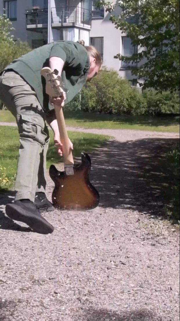 How to relic a bass 101
This is definitely a love it or vehemently hate it thing for people𤣠Doing a proper relic job takes time and layers upon layers of wear.
#ipguitars #relic #relicbass #vintagebass @harleybentonofficial #bassdaily #bassguitar