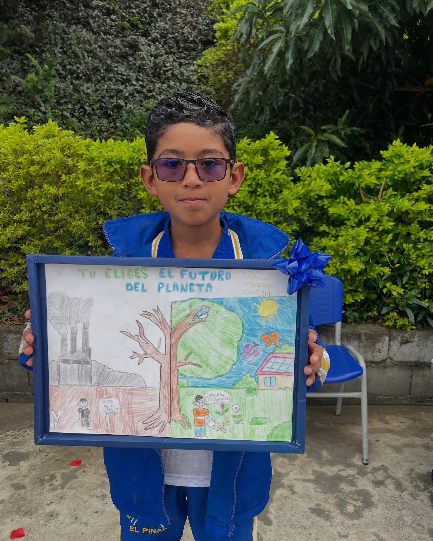 🖍️🎨 ¡El talento artístico florece en Talento Pinalista 2025! 🎨🖍️
Categoría: Dibujo – Grado 6°
Con dedicación, creatividad y mucho corazón, nos cautivó:
👦 Josua Cárdenas, quien presentó un lindo dibujo que refleja su talento y amor por el arte.
✨ ¡Apoyemos el arte estudiantil!
❤️ Dale like para votar por Josua y comparte esta publicación para que todos vean su hermosa creación.
¡Josua, tu dibujo nos llenó de color y alegría! 🌈🖌️
#TalentoPinalista2025 #JosuaCárdenas #DibujoConTalento #ArtePinalista #OrgulloPinalista #ApoyaElTalento #IEPinal 🎨🖍️👏