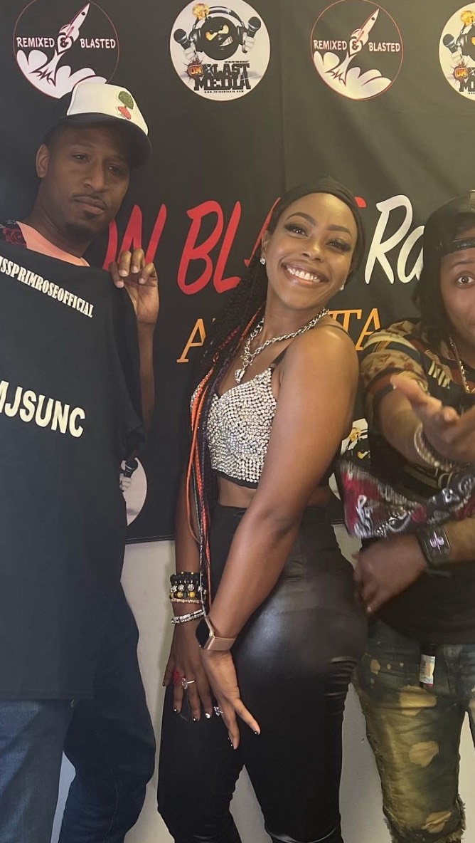 ๐๏ธ Full circle moment! I pulled up for my very first radio interview at @onblastradioatl and came bearing gifts ๐ because gratitude is a must ๐
They showed real love by pulling up to Indie Fresh Concert to do on-the-spot interviewsโand now theyโre coming BACK ๐ฅ
๐AUG 15TH โ catch @onblastradioatl doing live interviews at Indie Fresh: Open Frequency ๐ค
If youโre an artist, creative, or entrepreneurโthis is your chance to get heard, seen, and stamped ๐ฏ
๐๏ธ Limited tickets are still available! Tap the link in bio to secure yours and pull up READY!
#IndieFreshConcerts #OnBlastRadio #LiveInterviews #IndieArtistSupport #OpenFrequency #MissPrimrose #MediaCoverage #GratitudeAndGrowth