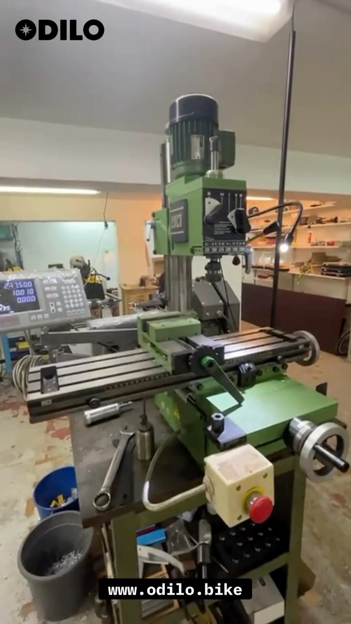 🎥 Bienvenue dans les coulisses, partie 3. Quels outils pour donner vie à #ODILO ?
Dans son atelier parisien, Stanislas vous présente les indispensables de la fabrication d’ODILO : chaque outil a son rôle.
Une plongée dans l’atelier, là où tout prend forme, entre précision, bricolage et passion. Vous êtes curieux ? Laissez-vous guider.
Et comme toujours : vos questions et idées sont les bienvenues 💬