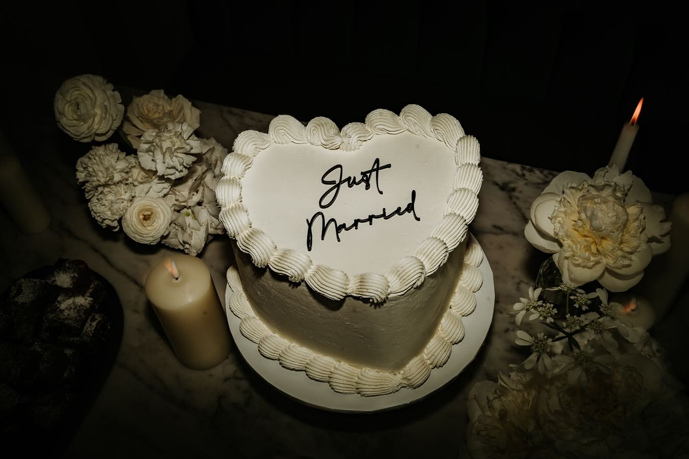 🤍 Wedding Day 🤍
Heart cakes have become so popular for weddings now and I’m here for it.
It was so lovely to create these for S&J’s day. They faced some challenges with a Venues closing down, then hit with a locations changing, but we got there in the end and it all looked beautiful.
Photography @gabrielasphotographyandfilm
Flowers @houseofbloomfloral
Cake charm @beamandrae_laser
.
.
.
#cakedecorating #cakestyle #cakeart #igcakes #buttercream #leeds #westyorkshire #leedsbaker #tiercake #weddingcakesideas #weddingcake #weddingcakedesign #bespokeweddingcakes #weddingcakeinspiration #prettyweddingcakes #texturecake #uniqueweddingcakes #weddingcakeinspo #whiteweddingcake #whitecake #texturedcake #prettywedding #heartcake #weddingcakes #lambethcake #lambethweddingcake #vinatgecake