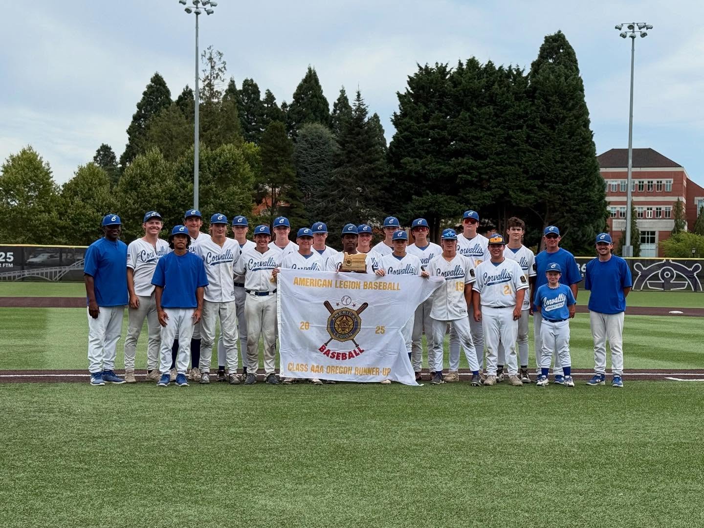 So proud of these young men and can’t wait to see what their future holds! #groceryboyz4life #mybrothers #family 💙💛