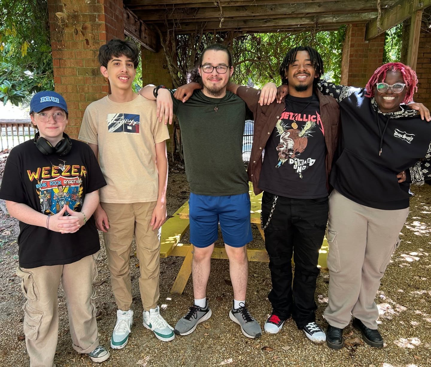 In addition to school-wide volunteer days and donation drives, Counterpane's Upper School students often organize their own events through the Interact Club, which is a facet of @rotaryinternational. Interact organizes at least two projects every year; one that helps their school and/or community and one that promotes international understanding. Rotary club sponsors mentor and guide Interactors as they carry out projects and develop leadership skills. Here are this year's Interact Officers! Thank you for standing up to help others and our community! 🫡