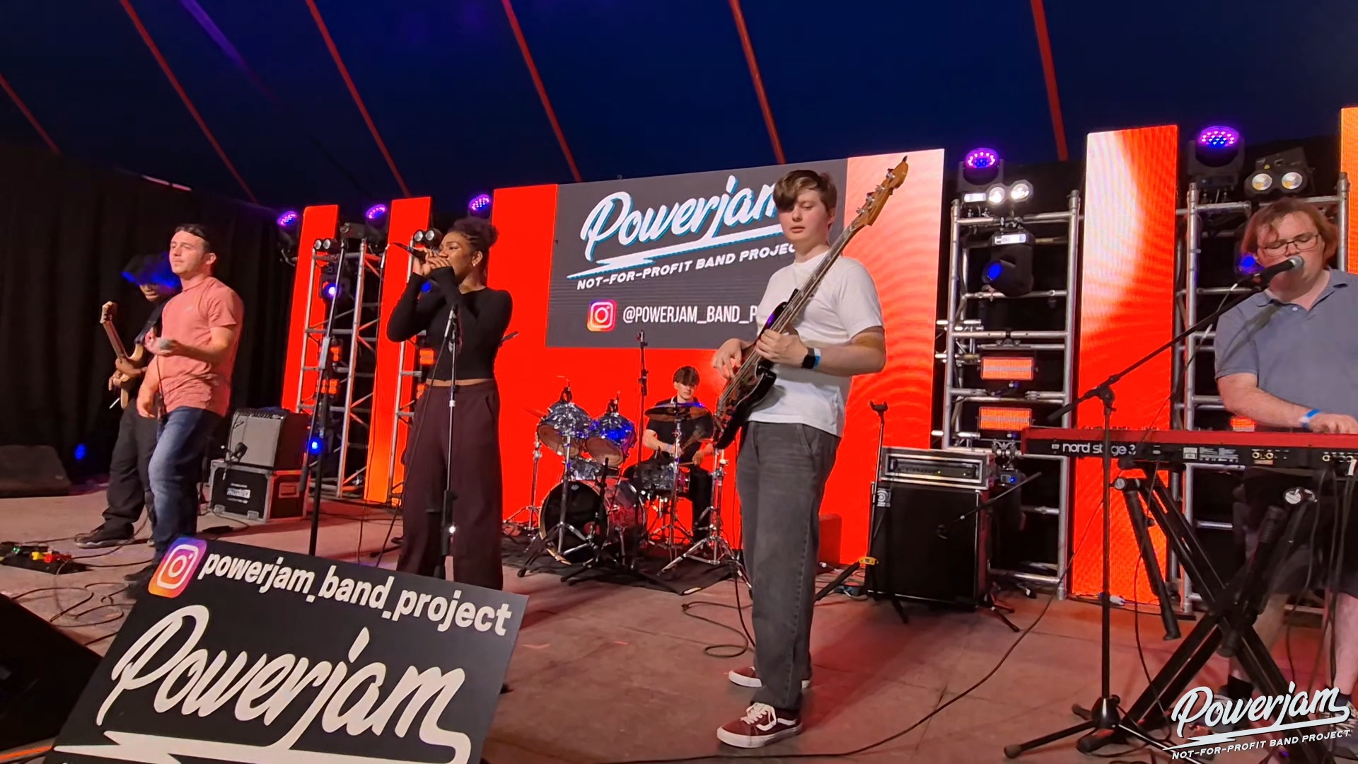Powerjam band, āMadTalkā, on the Ealing Blues Festival got to open for some big names on the Big Top Stage on Saturday. Well done guys - you proved that you definitely canāt judge a bandās level of play and performance by their ages!
Huge thanks to the @Ealing_summer team for your support of our not- for- profit at the grassroots level!!
#grassrootsuk #MadTalk #Powerjam #youthmusic #Powerjambandproject #ealingbluesfestival #ealing #beggin # @gavincarroll #ealingsummerfestivals #ukbands @gazmayall @theealingclub #ealingcouncil @rubyflashman @hightidetwick