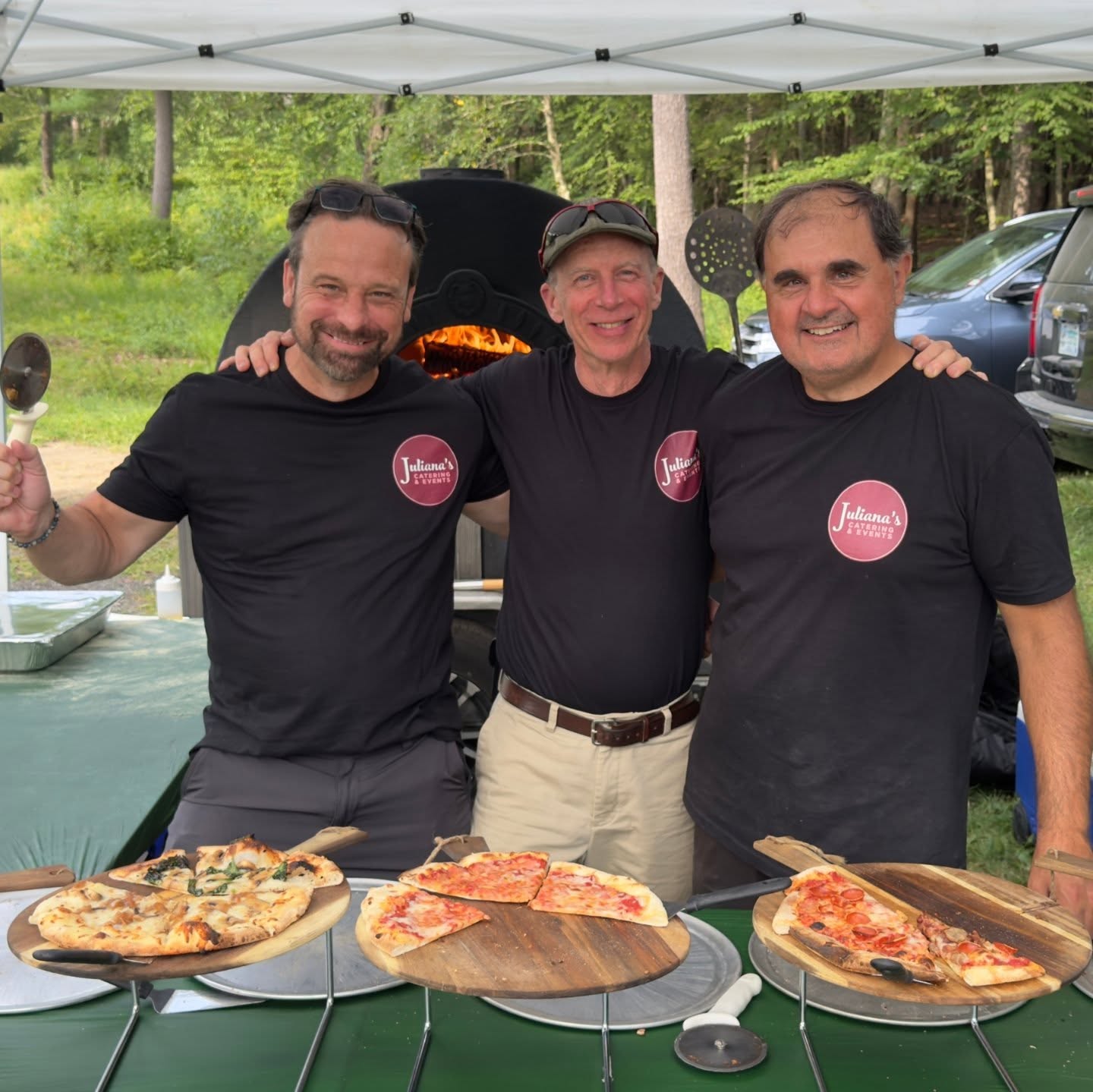 Peabody High's finest, Bobby, Timmy+ Nicky, tossing it like it's 1980 in Salisbury for Heather from @soulsipstir603 this past Saturday
Great friendships and great pizza dough rise with time. 🍕🤘
#bromance #doughmance #YeastieBoys #ThreeCheeseMafia #CrustCrew #peabodygoldentide
