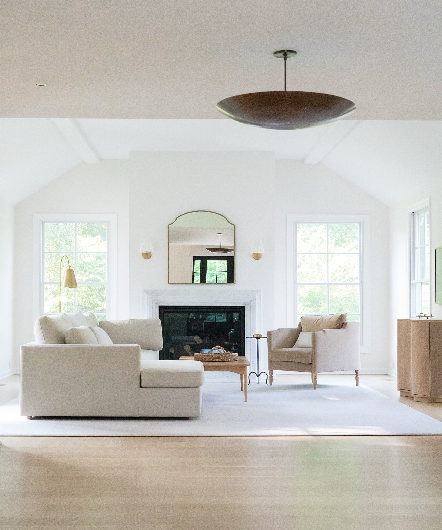 So in loooove with how the house extension is coming along! It already looks so bright and cozy! Still to come: window treatments, ceiling light, pillows, + decor! 🤗
Swipe to see the before!
Project: Westport
Architect: @elenakorolevadesign 👏🏼