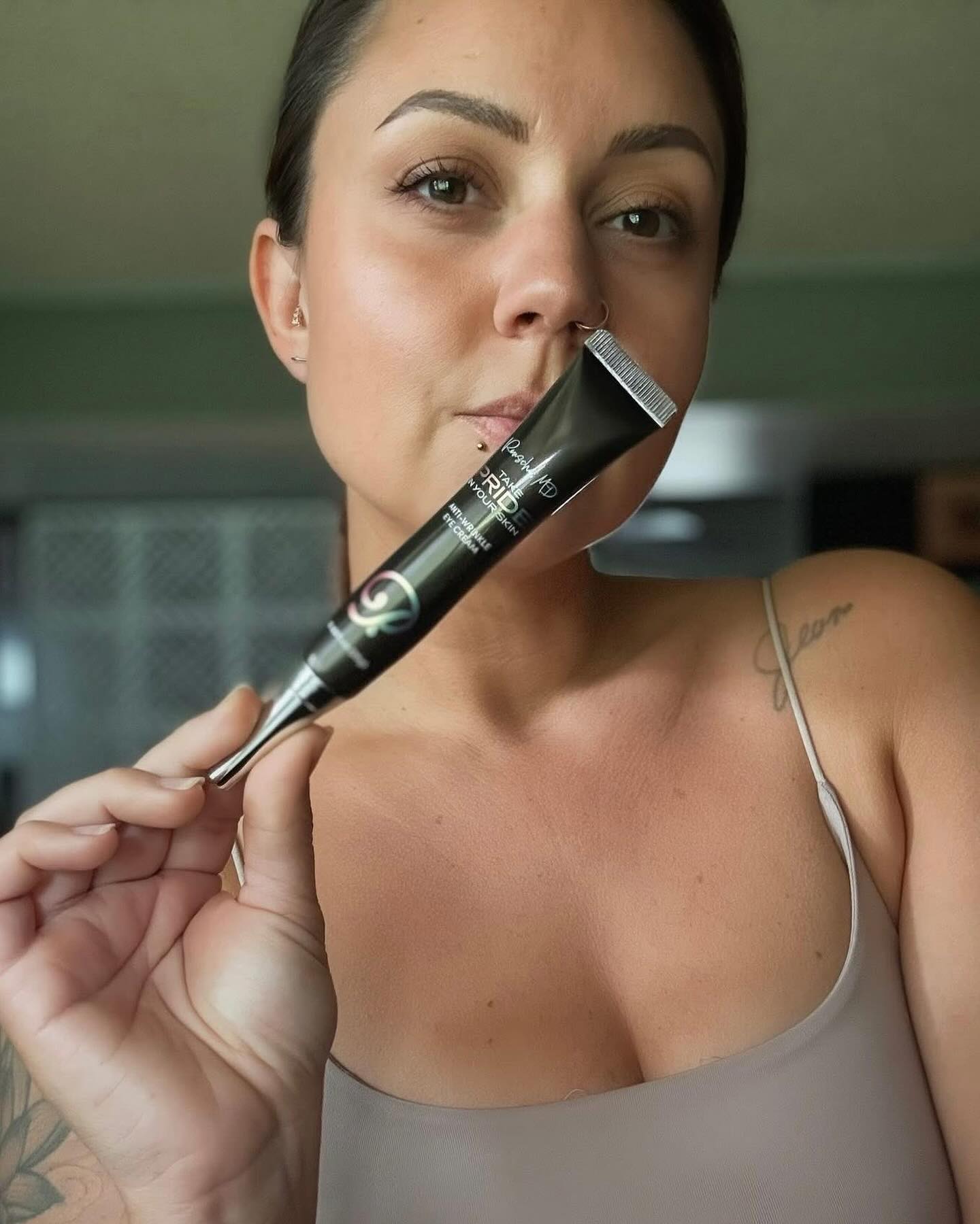 Say hello to our graphic designer Danielle! An amazing friend and advocate of our eye cream. If you use coupon code DanEye10 you’ll get 10% off your order and give her some commission for her help in making our products look fabulous! #SanDiego #SkinCare #ReuscheMd #TakePrideInYourSkin #Fabulous #AntiAging. Www.reuscheMD.com