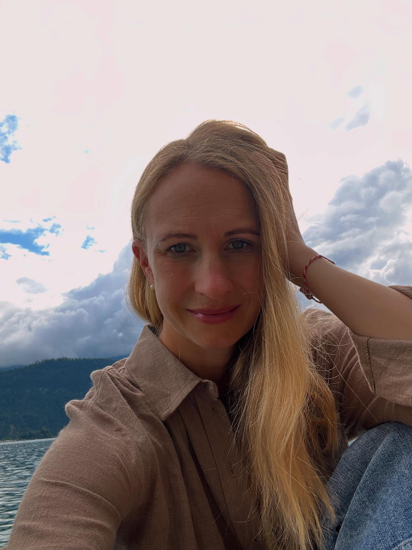 Oh du schöner Wolfgangsee. Meine zweite Heimat, mein Herzensort, mein Lieblingsplatz. Leider dieses Jahr mit seeeehr viel Regen. Egal, nächstes Jahr wird’s wieder besser…
#österreichliebe
#summerholidays
#austriatrip
#rainydays☔️