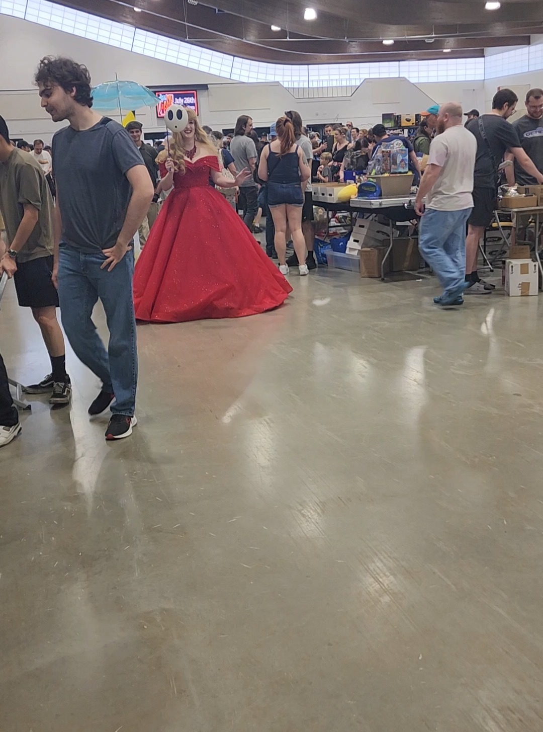 Went to #mogamecon this weekend! Got more silly stuff than anything else, but had a good time anyway 😅
I'm creating an army of squishy mice.