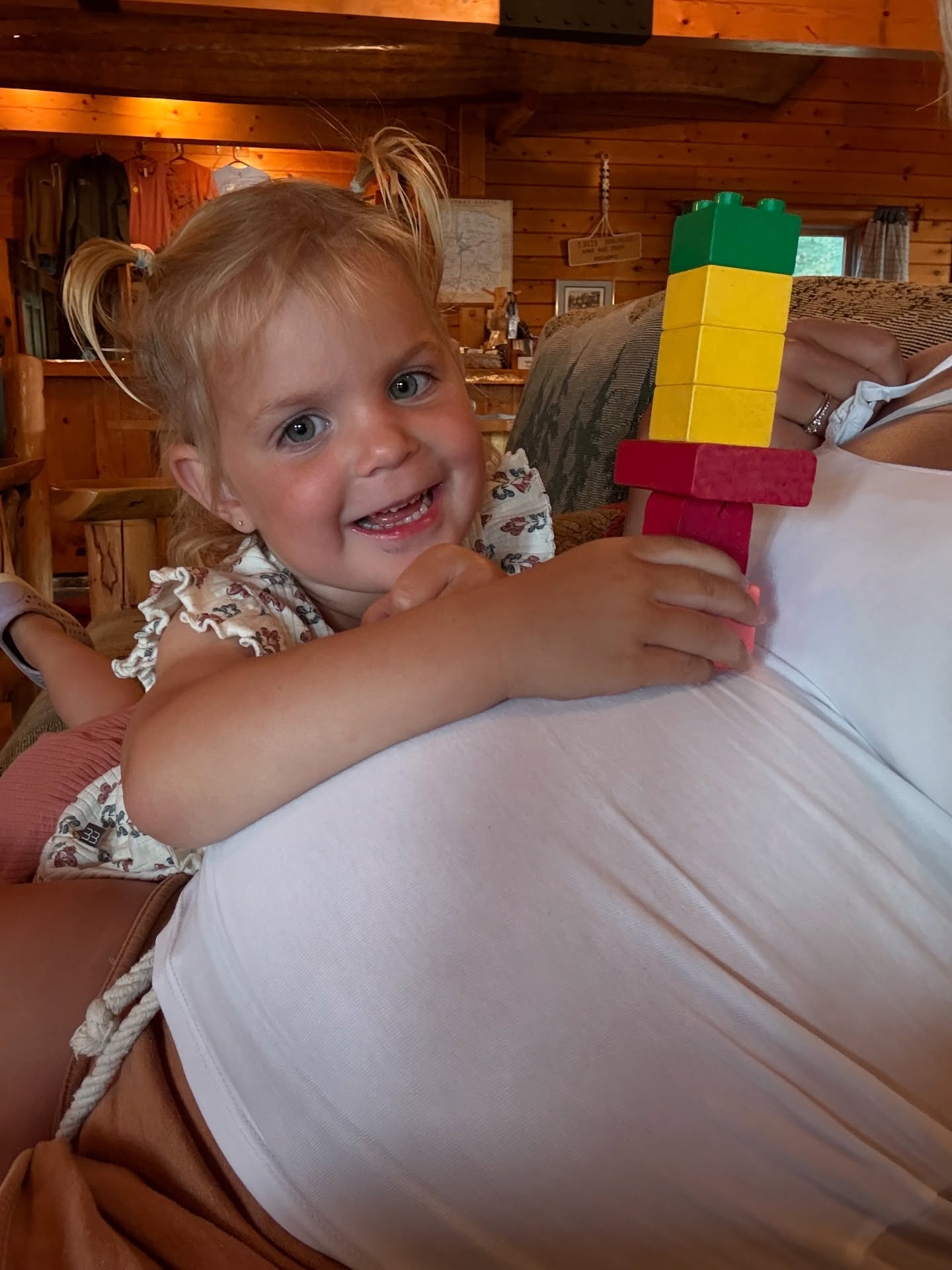Life on Birch Island has been full of little moments and big anticipation. 🌿 We’ve been busy building towers on Mom’s belly and soaking up every beach day we can—counting down until baby number four joins the fun. 💛 #BarefootOnBirchIsland #FamilyLifeOffGrid #WaitingOnBaby