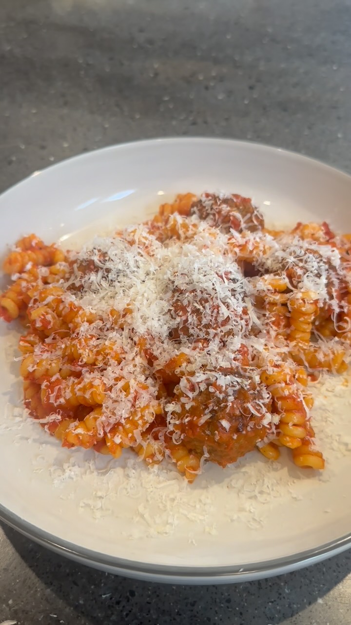 Easy and delicious meal with three ingredients from our shop! 🍝
Come and grab our Lamb and Beef Meatballs, @muttipomodorouk finely chopped Tinned Tomatoes and @gragnano_pastas 🤤
Finish it off with grated cheese of course! We’ll see you soon…
#pasta #pastadish #pastaandmeatballs #meatballs #tinnedtomatoes #tomatopasta #butchers #stayhungrywokingham #localbusiness #wokingham #foodies #pastalovers