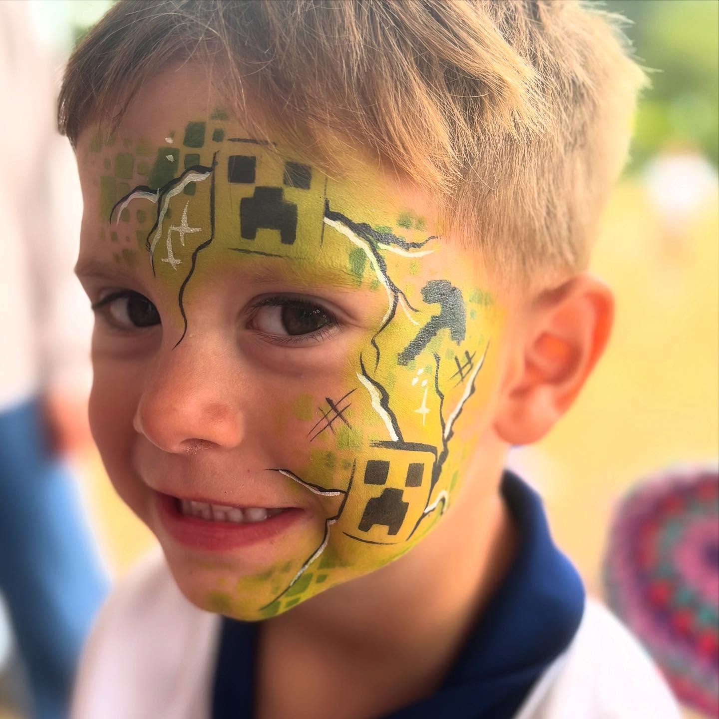 Slightly rainier day at @uptoncountrypark ☔️ I am still here offering face painting, hair braids, henna and more. Hopefully the sun comes out later ☀️ #facepainter #facepainting #facepaintersofinstagram #facepaint #facepaintdorset #bournemouthfacepainter #daysoutwithkids