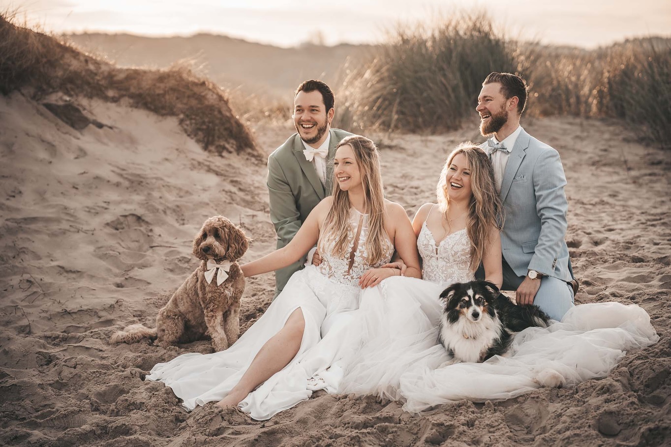 Crew-Love🫶🏻 diese Fotos sind letztes Jahr im Oktober am Meer entstanden. Danke ihr Lieben, dass ihr trotz der niedrigen Temperaturen und dem kalten Wind alles gegeben habt und wir eine richtig coole Zeit zusammen hatten🧡
Und falls du jetzt denkst: wow, cool, so besonderen Fotos oder eine andere tolle Idee würde ich auch gerne mal mit meinen besten Freunden umsetzen - dann schreib mir 💌
#afterwedding #gossipgirlstyle #weddingdog