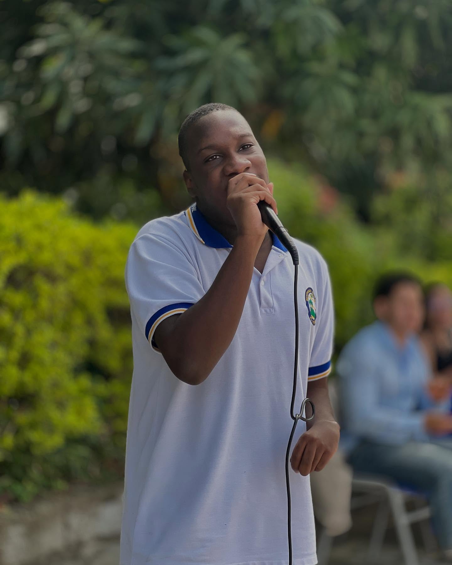 🎶🎤 ¡Alegría, sabor y tradición en Talento Pinalista 2025! 🎤🎶
Categoría: Canto – Grado 11°
Con carisma, energía y mucho ritmo, llegó al escenario:
🎉 Santiago Chala, quien con su interpretación de vallenato puso a todo el público pinalista a cantar, aplaudir y disfrutar al máximo.
🎵 ¡Una presentación llena de alegría que conectó con todos!
❤️ Dale like para votar por Santiago y comparte esta publicación para que todos vibren con su talento.
¡Santiago, el vallenato en tus manos fue pura fiesta! 🪗🙌
#TalentoPinalista2025 #SantiagoChala #VallenatoConAlegría #OrgulloPinalista #ApoyaElTalento #IEPinal 🎤🪗🎉