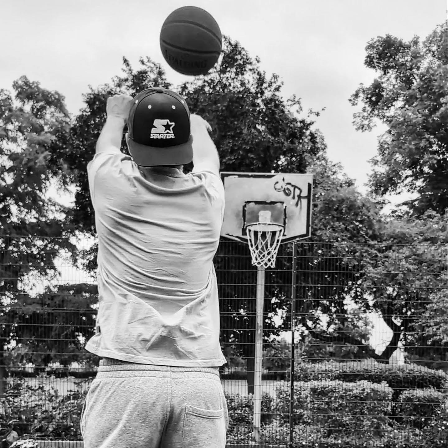 Life’s a bit hectic these days with work, kids, school holidays, life admin and the rest of it… but when I lace up my sneakers and hit the court, it’s just so bloody refreshing.
I’ve loved this game since I was 7. Played through high school, all the way into my 20s. Now at 43, I’m still out there — just with some slower spin-moves…
Nothing beats the sound of a swish 🏀