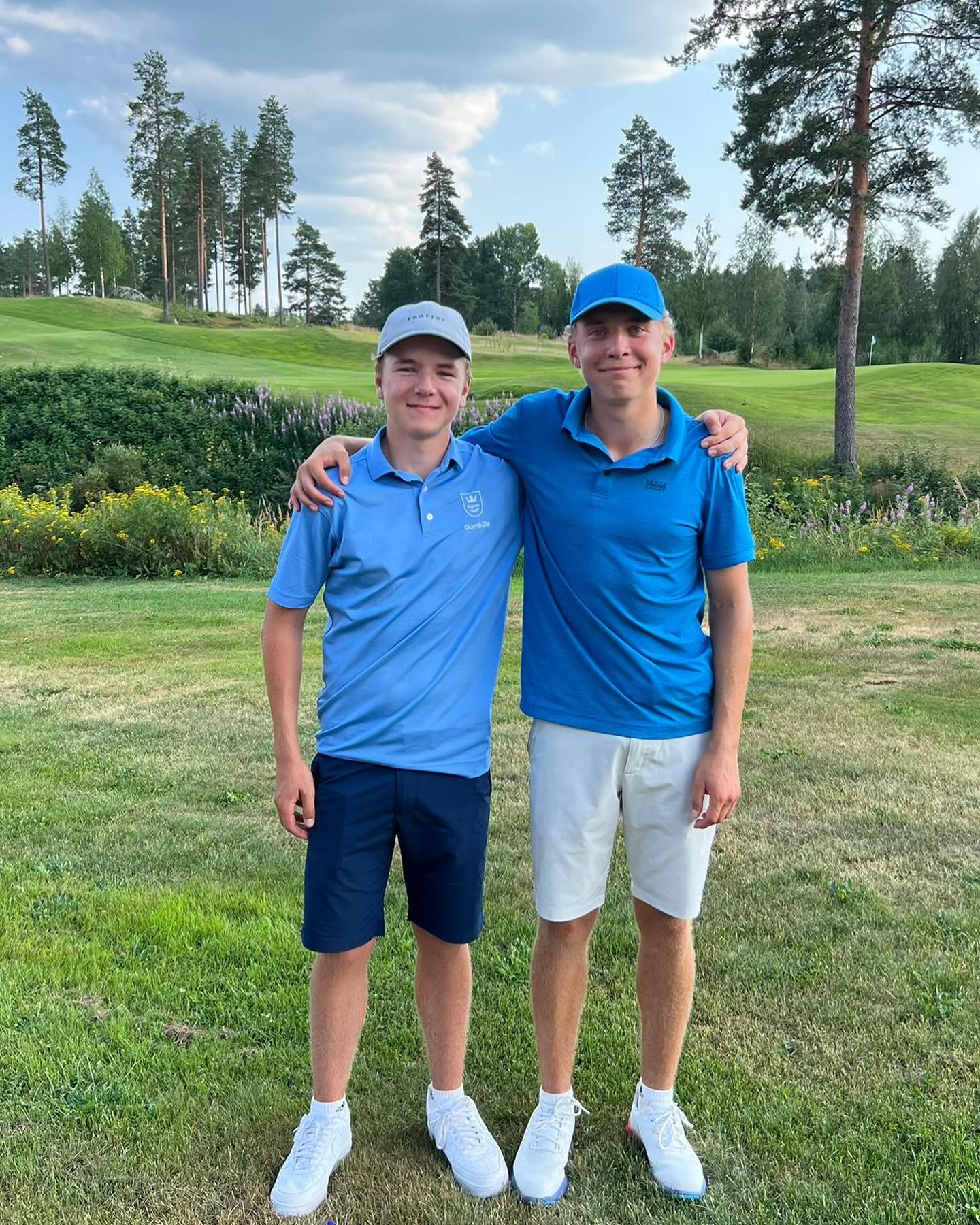 Huikea veto @sundholm_max ja @joona.raumolin
Joona otti U16 -sarjassa SM-pronssia ja Max vuorostaan U18 -sarjassa myös pronssia!
🥉🥉