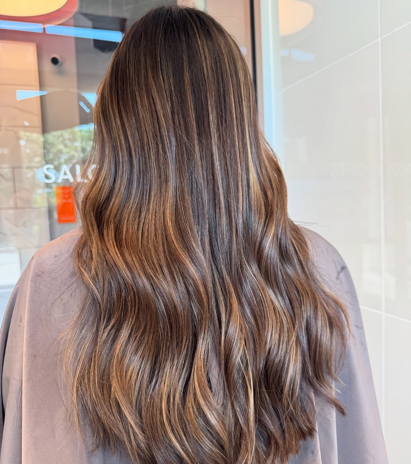 got to collab with my girl @brunettesbyemily on this one :’) so sweet getting to work side by side with my bestie! 🤍🤍
#charlottebrunette #cltbrunette #clthair #charlottehair #charlottehairstylist