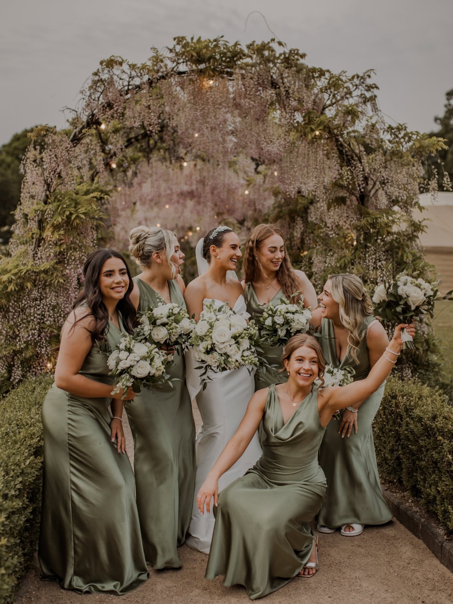Just all the vibes really 😍📸
@thorpegarden
@bigdayprops
@crippsandco
@spencer.sax
@nextchaptercontent
@lightyearweddings
@louisamayflowers
@simonaustinsinger
#weddingphotography #cotswoldwedding #cotswoldweddingphotographer #oxfordshireweddingphotographer #gloucestershireweddingsupplier #gloucestershireweddingphotographer #wiltshireweddingphotographer #cripps #thorpegardenwedding #thorpegarden #crippswedding