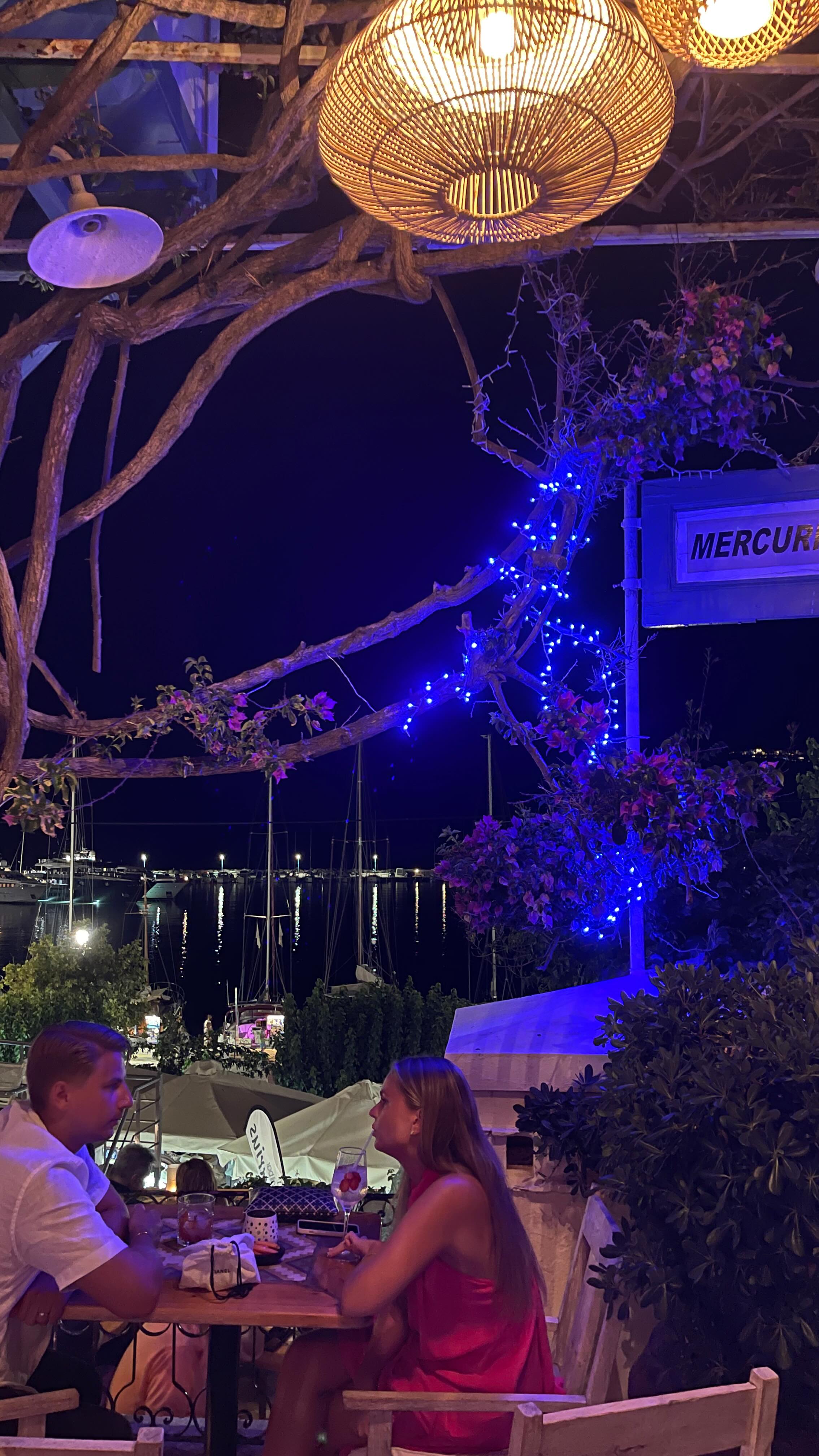 Drinks for two under the stars at our bar✨🍸 #mercuriuscocktailbar #skopelosnightlife #greece