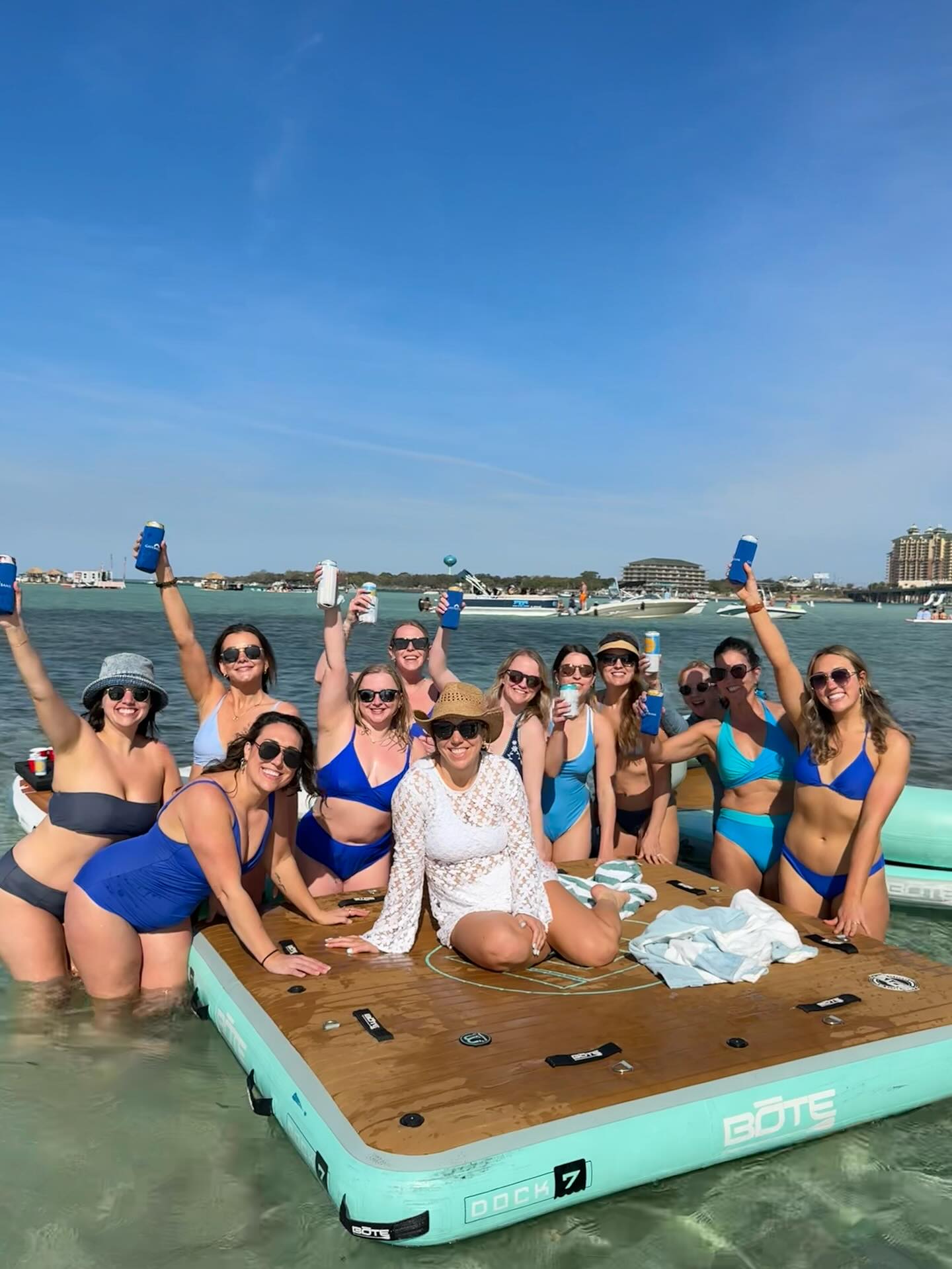 It’s Friday which means it’s bachelorette weekend time! 👰 💒 🦀