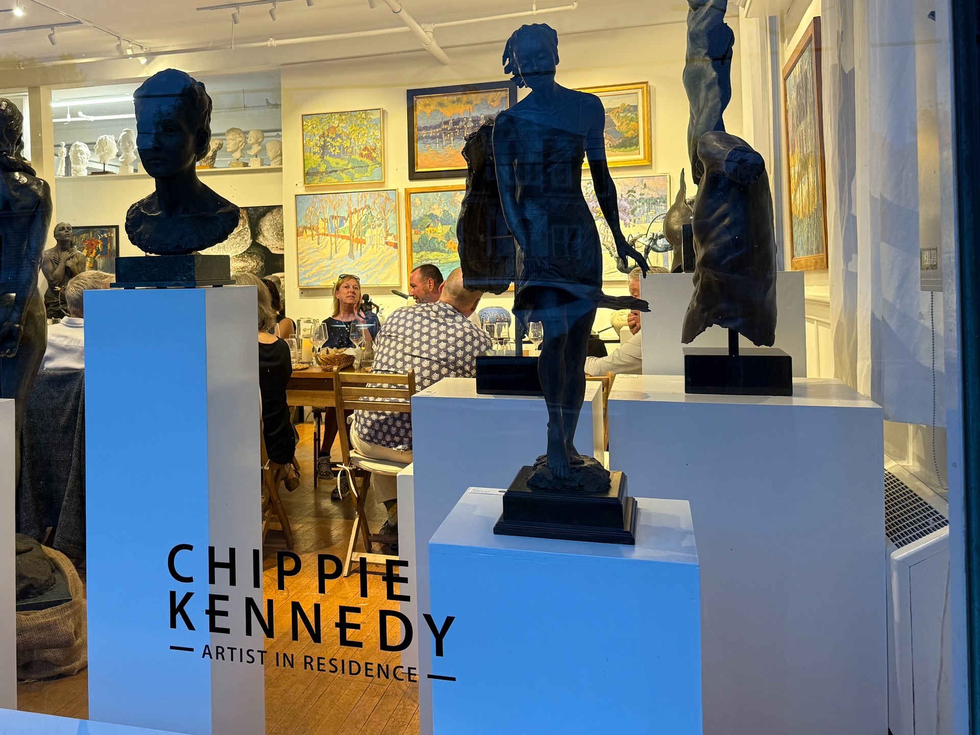 Another fabulous night at Foundry for the vernissage of Tim McGuire’s show, “Sun Came Shining”. Showcasing recent works by Tim, in his signature, post-impressionist style, these paintings explore light and shadow and how Tim sees his world now that he and his wife Mélanie are raising their two daughters on Nova Scotia’s South Shore. All pieces are done in oil on linen with lovely bespoke frames. Thank you to our guests for joining us, you made the night lively and memorable! And thank you to our partners; chef Mary @HodgePodge_Lunenburg, event planner Shanna @DetailsEventStudio, and florist Laura @Meguma_Meadows. Until the next time!
.
.
#ArtCollectors, #PostImpressionistPainting, #OilPainting, #ContemporaryArt, #InteriorDesign, #Architects, #Chippie_Kennedy, #TimMcguireArt, #FoundryGalleryLunenburg, #Lunenburg, #NovaScotia, #Canada, #FlorenceAcademyOfArt, #SalmagundiClub, #SocietyOfCanadianArtists, #RuePigalleCommunity.