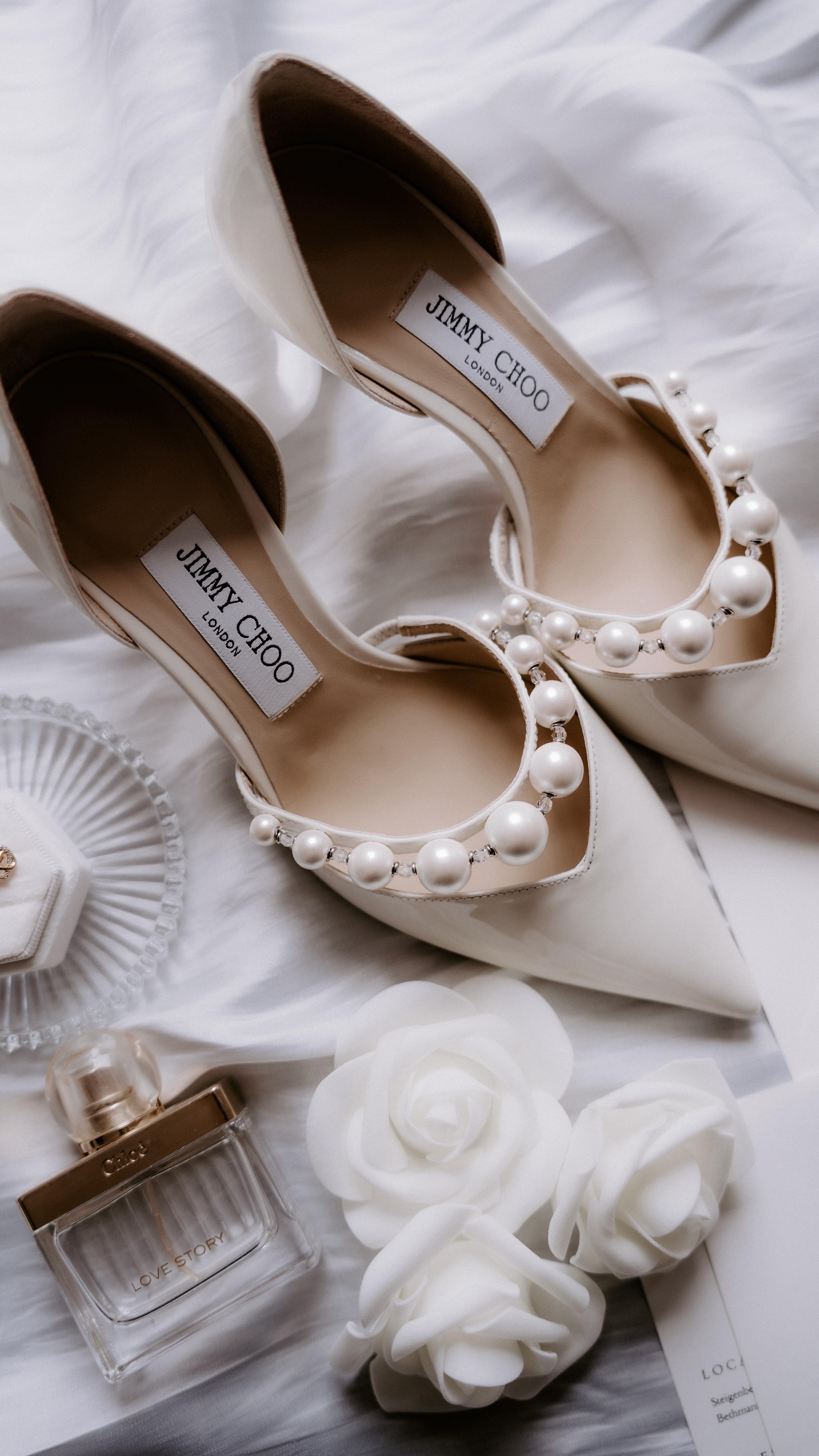 STOPP , dass könnte dich interessieren !
Vorher: Ein Kleid.
Nachher: Dein Traum Kleid. 💫
Ein paar Änderungen? Es wurde viel mehr:
✨ Ausschnitt angepasst
✨ Träger verändert
✨ Spitze ergänzt
✨ Glitzertüll ergänzt
✨ Leichtigkeit reingebracht
✨ Und vor allem: Persönlichkeit!
Mit Gefühl, und dem, was wirklich zählt – eure Vorstellung.
Du hast ein Kleid, das du liebst, aber es passt (noch) nicht ganz zu dir?
Dann lass uns gemeinsam etwas Besonderes daraus machen. 💌
Puntosposa, deine Adresse in Saarbrücken für Brautmode mit Stil & Eleganz ✨
Ciao Maria 🫶🏻
#brautkleidredesign #brautkleidsaarland #brautkleiddesign #vorhernachhertransformation #deinkleiddeinstil #braut2026