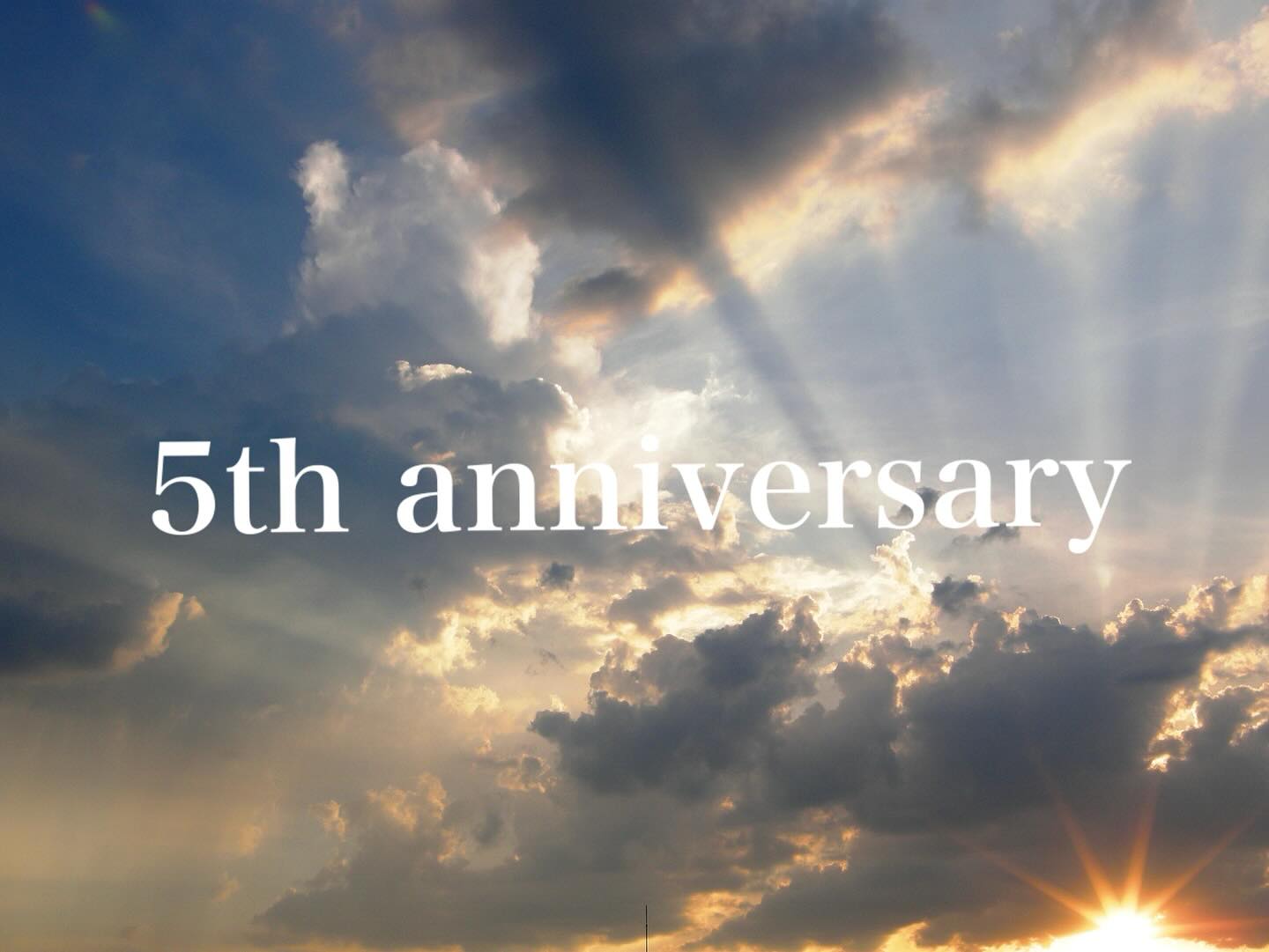 ✤2025.8.1✤
glonz 5thAnniversary
.
.
いつもglonzをご愛顧頂き、誠にありがとうございます。
.
おかげさまで本日8月1日で、5周年を迎えることができました。
.
.
これもひとえに、ご来店頂くお客様をはじめ、友人、家族、たくさんの方からの支えがあったからこそと深く感謝御礼申し上げます。
.
.
この5年間で出会えたたくさんの【ご縁】に感謝し、『美』と『癒し』に『輝き』をプラスして今以上に喜んでいただける様、精進してまいります。
.
.
今後とも変わらぬご愛顧を賜りますよう、どうぞよろしくお願い申し上げます。
.
.
令和7年8月1日
glonz
川崎 勉
川崎佳苗
.
997-0117
山形県鶴岡市大宝寺中野92-52
https://www.glonz2020.com
hair公式LINE:@kawasaki-t
eyelash公式LINE : @iop3372x
※ @も含めて検索して下さい。