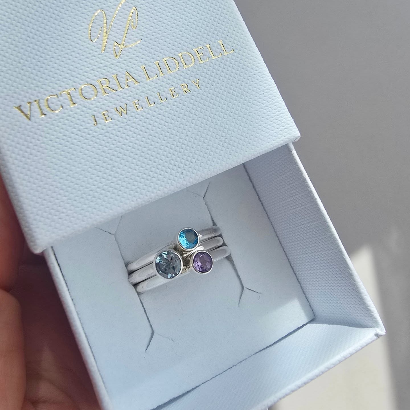 Recent commission of a family set of birthstone stacking rings 💍.
I never get tired of making birthstone set rings, as each one is different and meaningful ✨️.
#familyring #jerseyci #handmaderings #birthstonerings #customrings #handmadejerseyci #jewellerywithmeaning #meaningfuljewellery