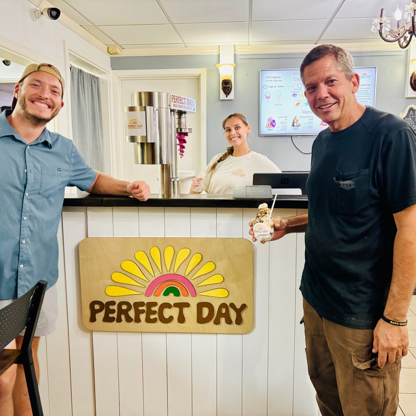 Sign for our friends Zach and Emily @perfectdayicecream as they open their new location in Kailua. A must stop for a cool dessert.