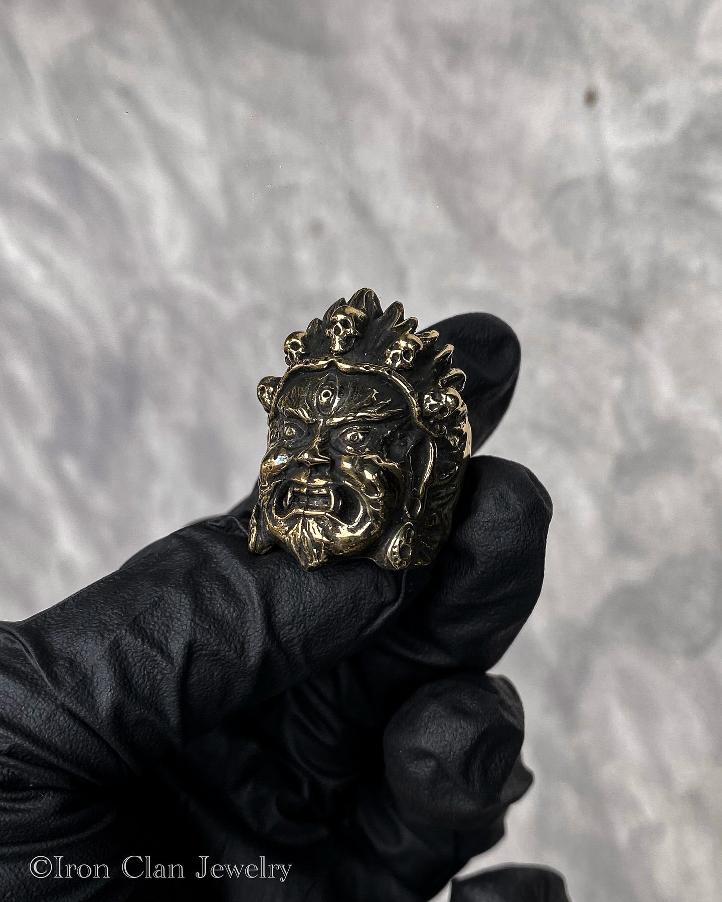 “Fierce. Protective. Divine."
Inspired by the wrathful energy of God Mahakala, this piece channels ancient power into modern form. a guardian of spirit, a symbol of transformation.
Hand-forged with precision, crafted for those who walk the path of both shadow and light ⚒️💥
__
#IronclanJewelry #IronclanRings
#Handmadejewelry #Brassring
#godsmahakala #gothicring